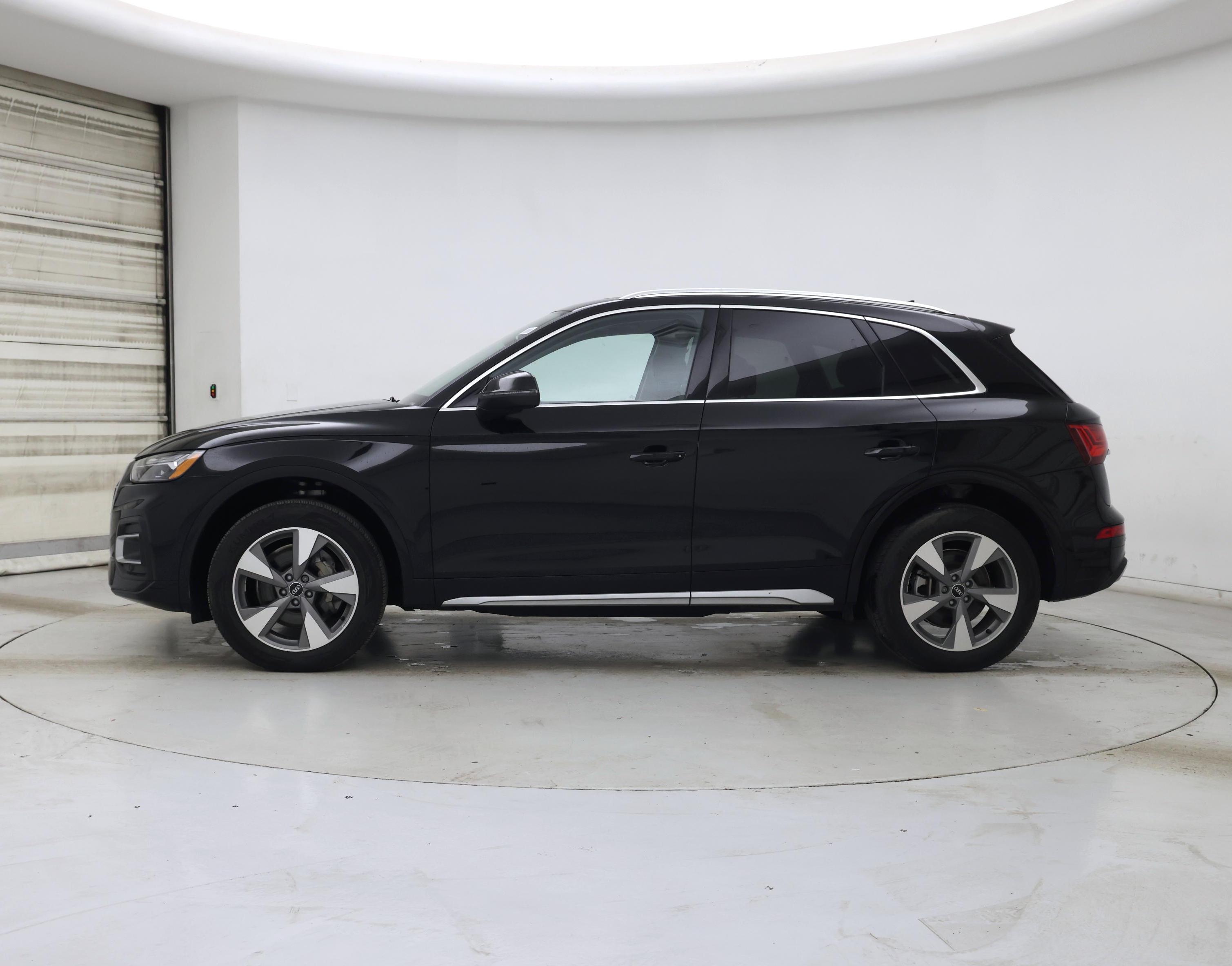 Thumbnail: 2022 Audi Q5 - 3