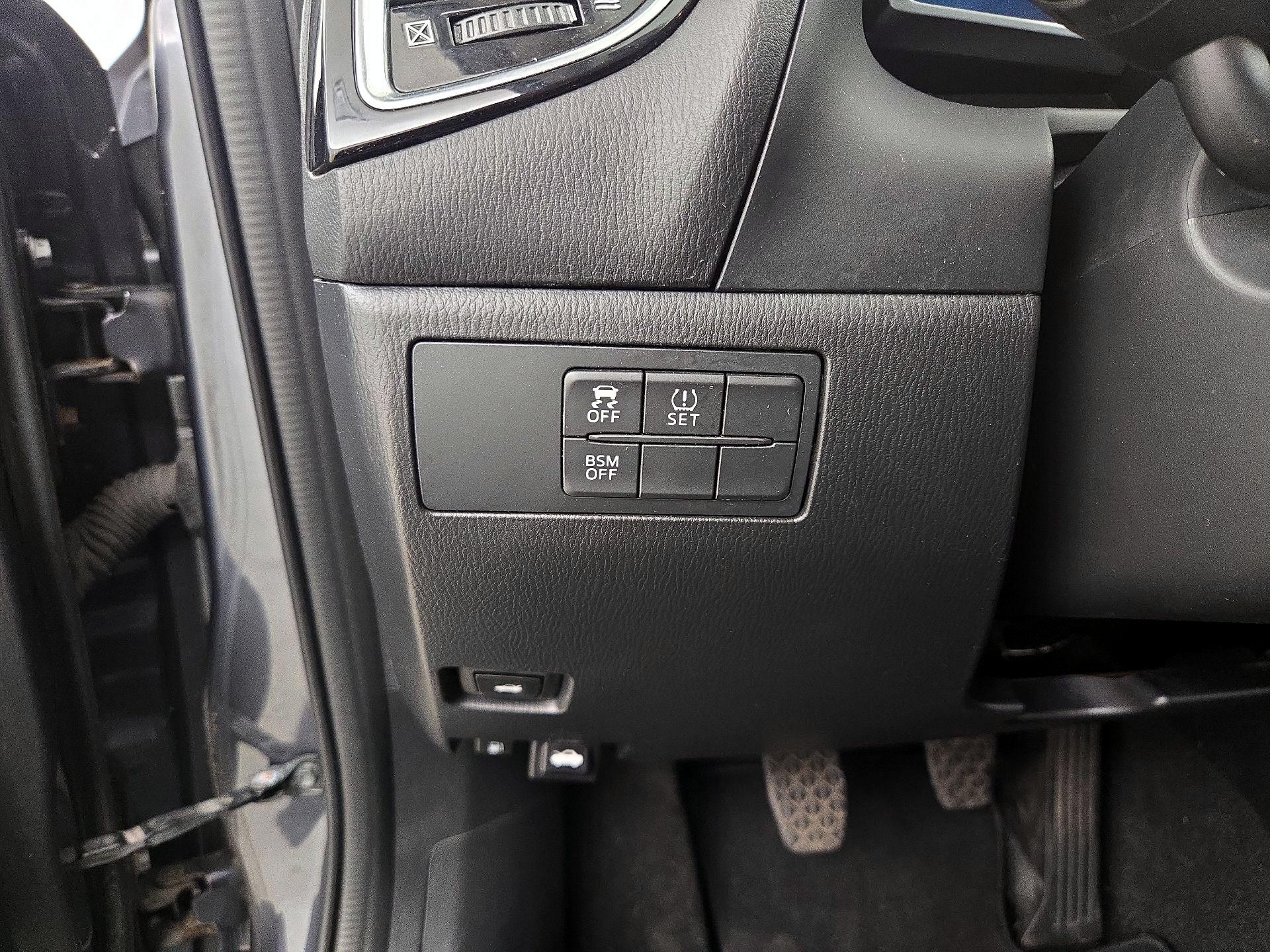 Thumbnail: 2015 Mazda Mazda3 - 13