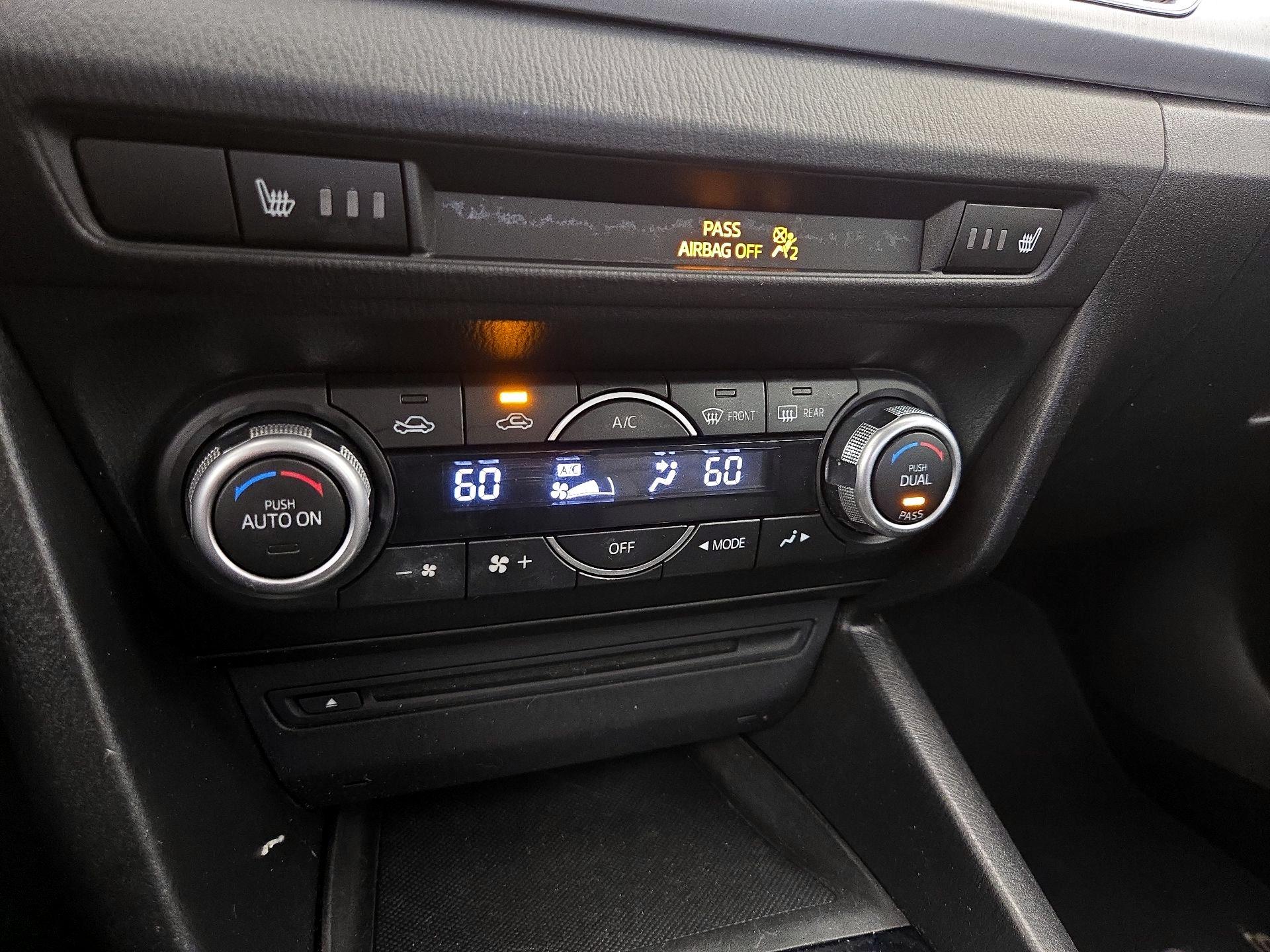 Thumbnail: 2015 Mazda Mazda3 - 17