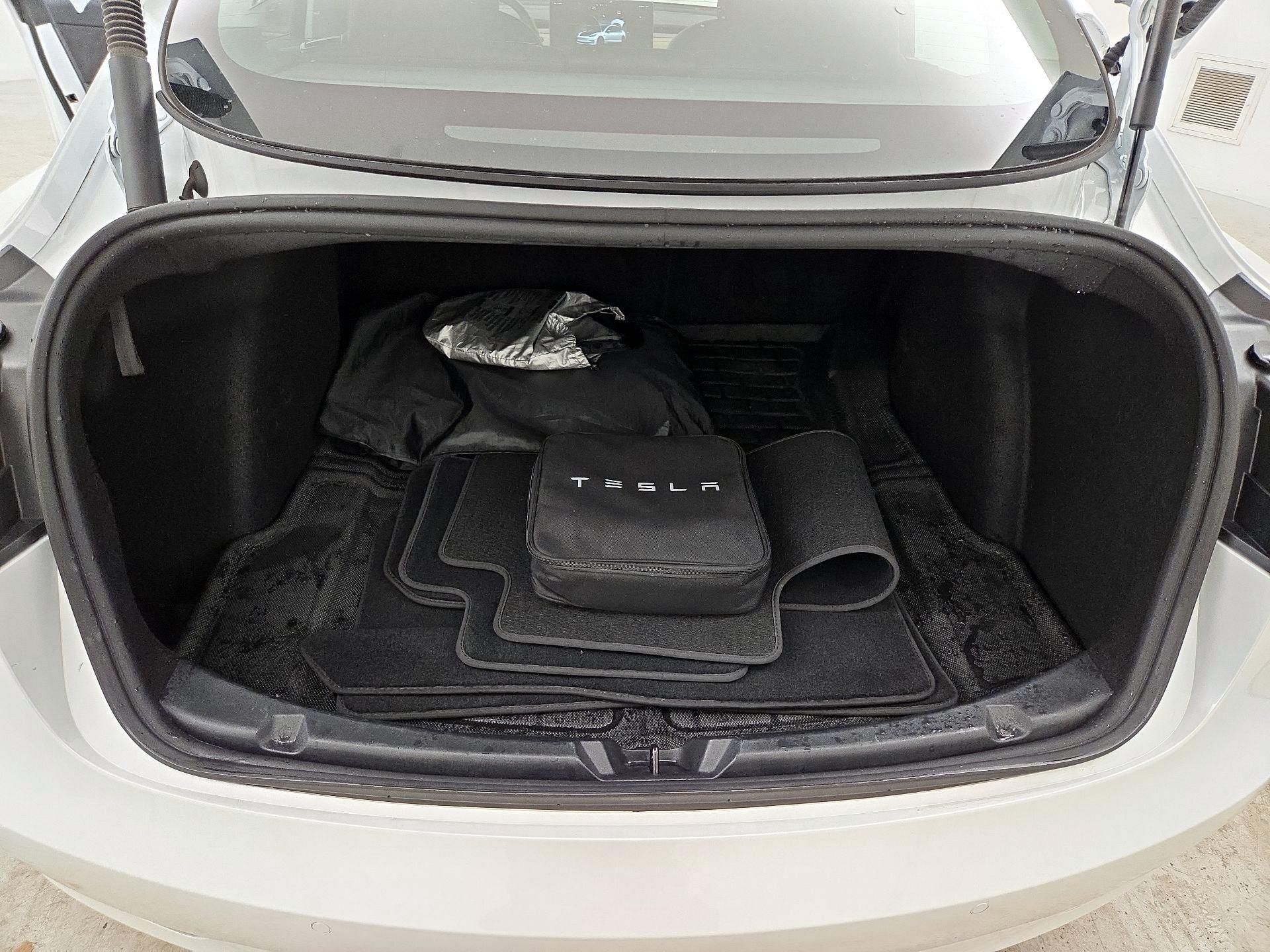 Thumbnail: 2022 Tesla Model 3 - 20