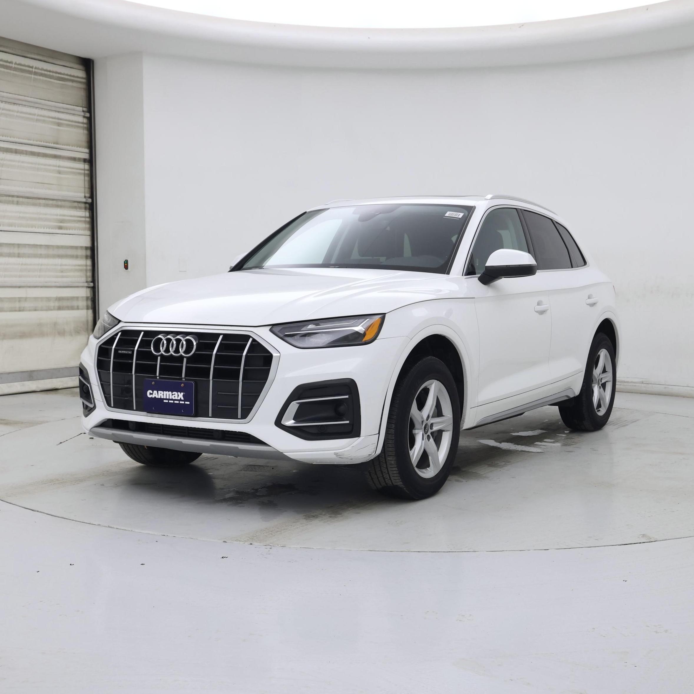 Thumbnail: 2023 Audi Q5 - 4