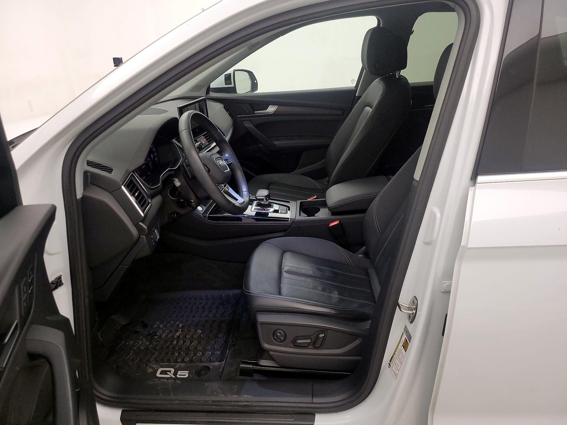 Thumbnail: 2023 Audi Q5 - 11