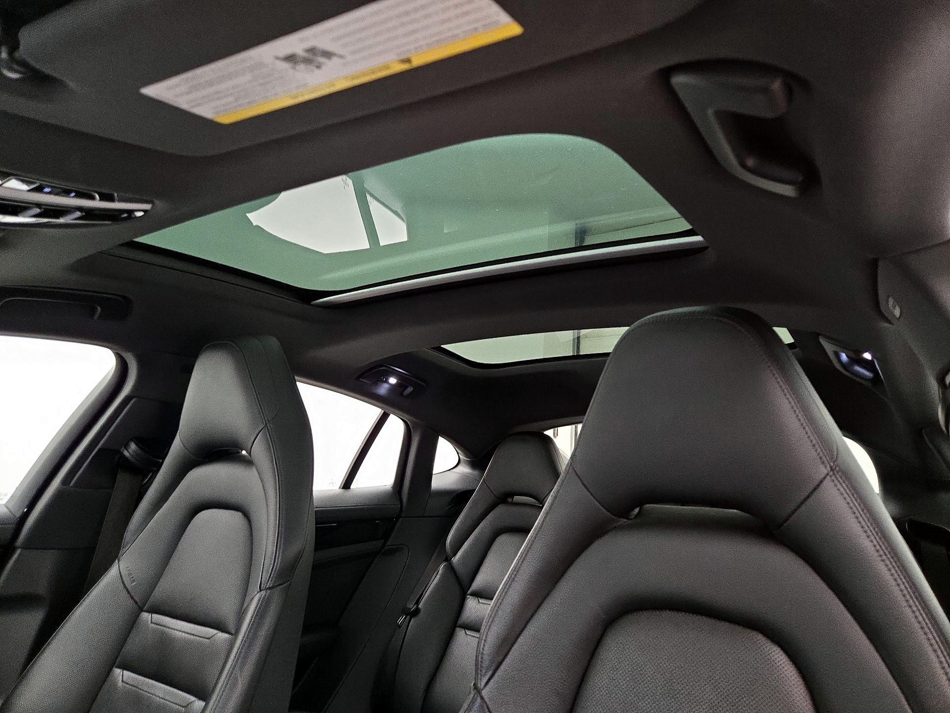 Thumbnail: 2018 Porsche Panamera - 20