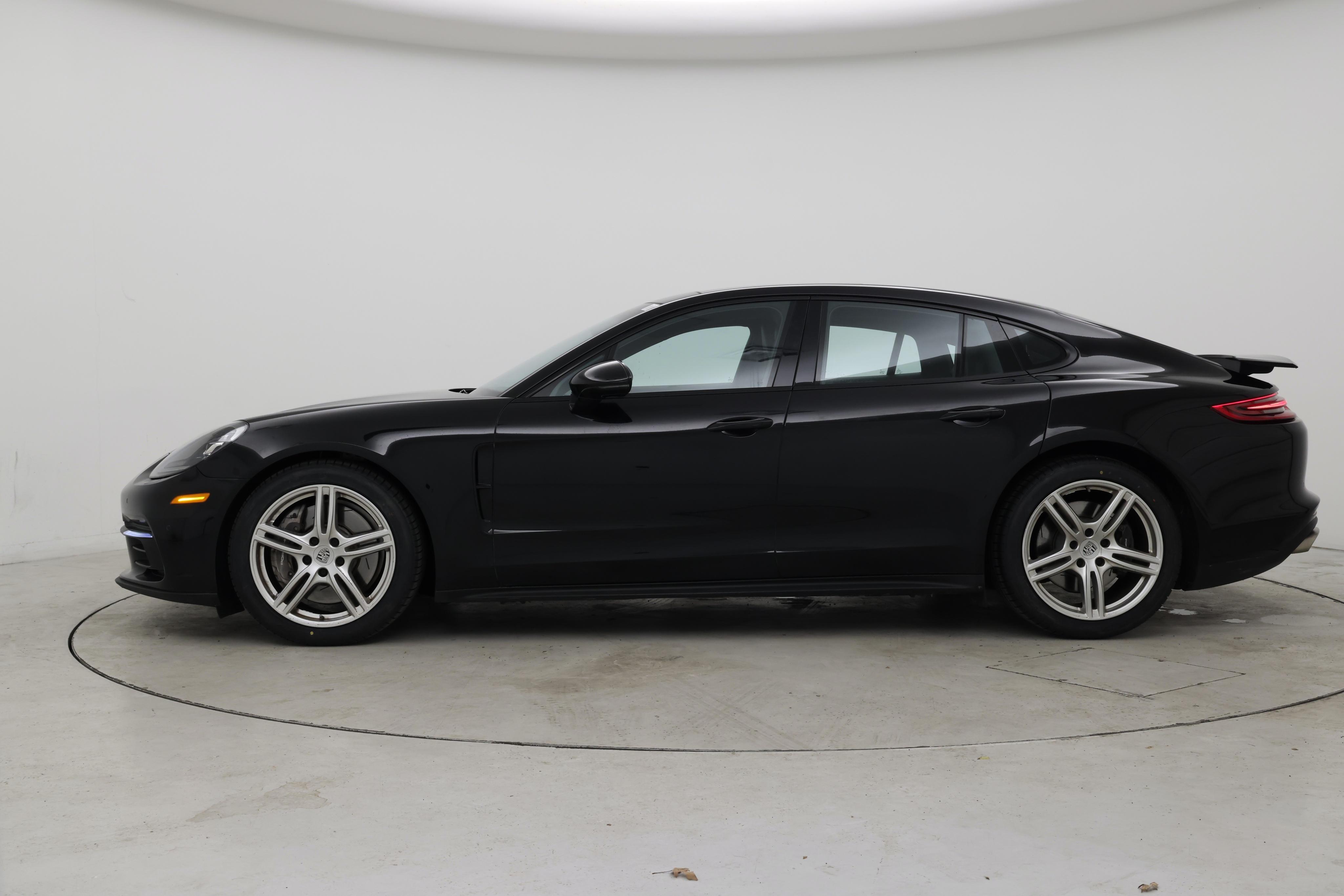 Thumbnail: 2018 Porsche Panamera - 3