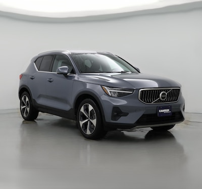 2023 Volvo XC40 B5 Plus Bright Theme