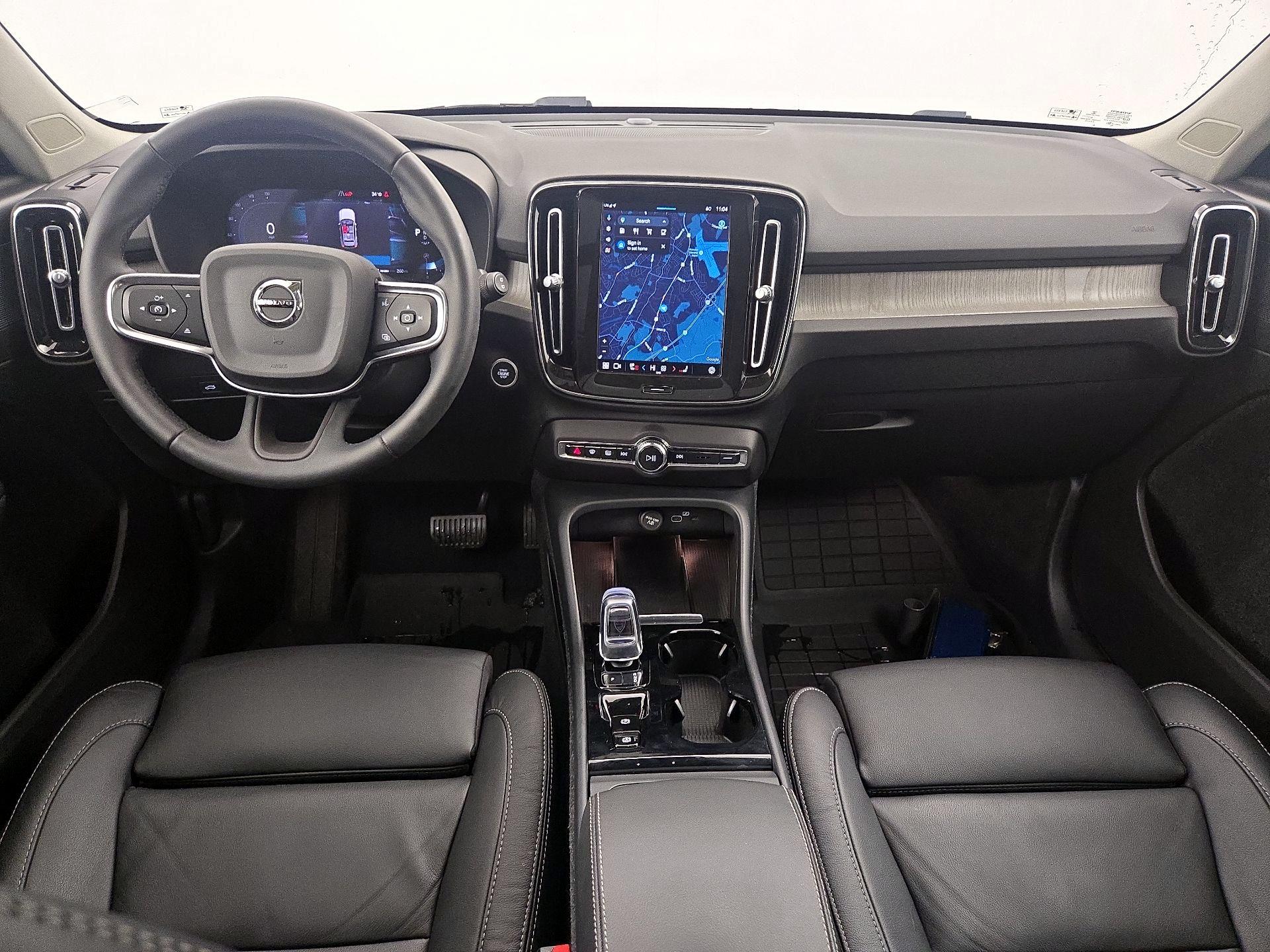 Thumbnail: 2023 Volvo XC40 - 9