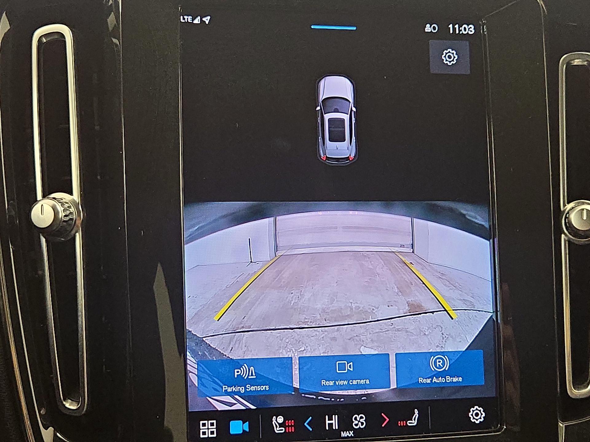 Thumbnail: 2023 Volvo XC40 - 15