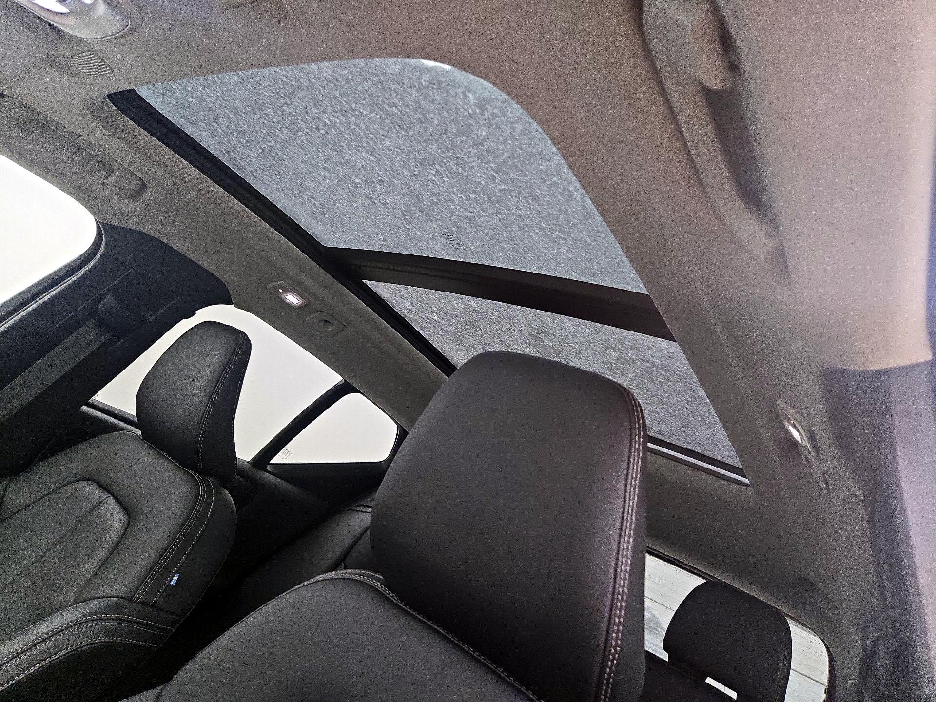 Thumbnail: 2023 Volvo XC40 - 20