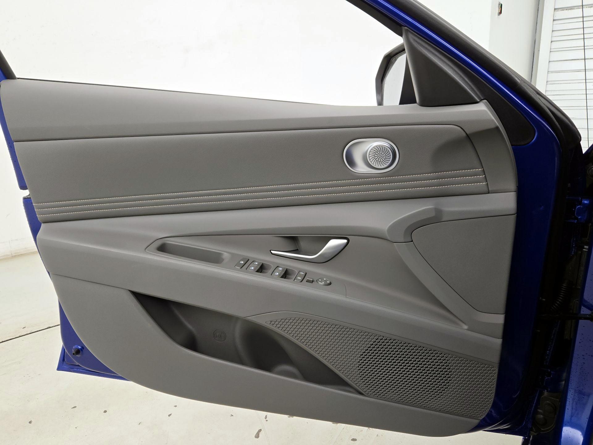 Thumbnail: 2025 Hyundai Elantra - 12