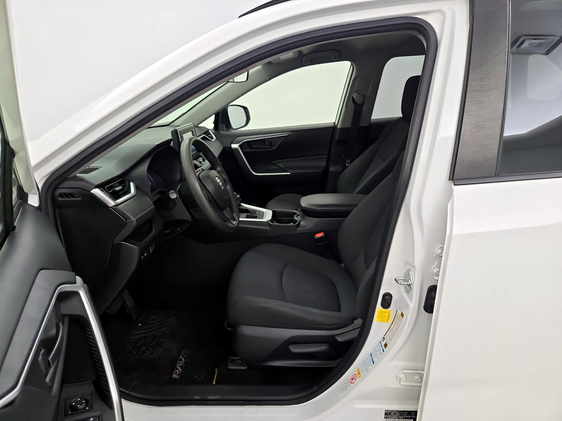 Thumbnail: 2019 Toyota RAV4 - 11