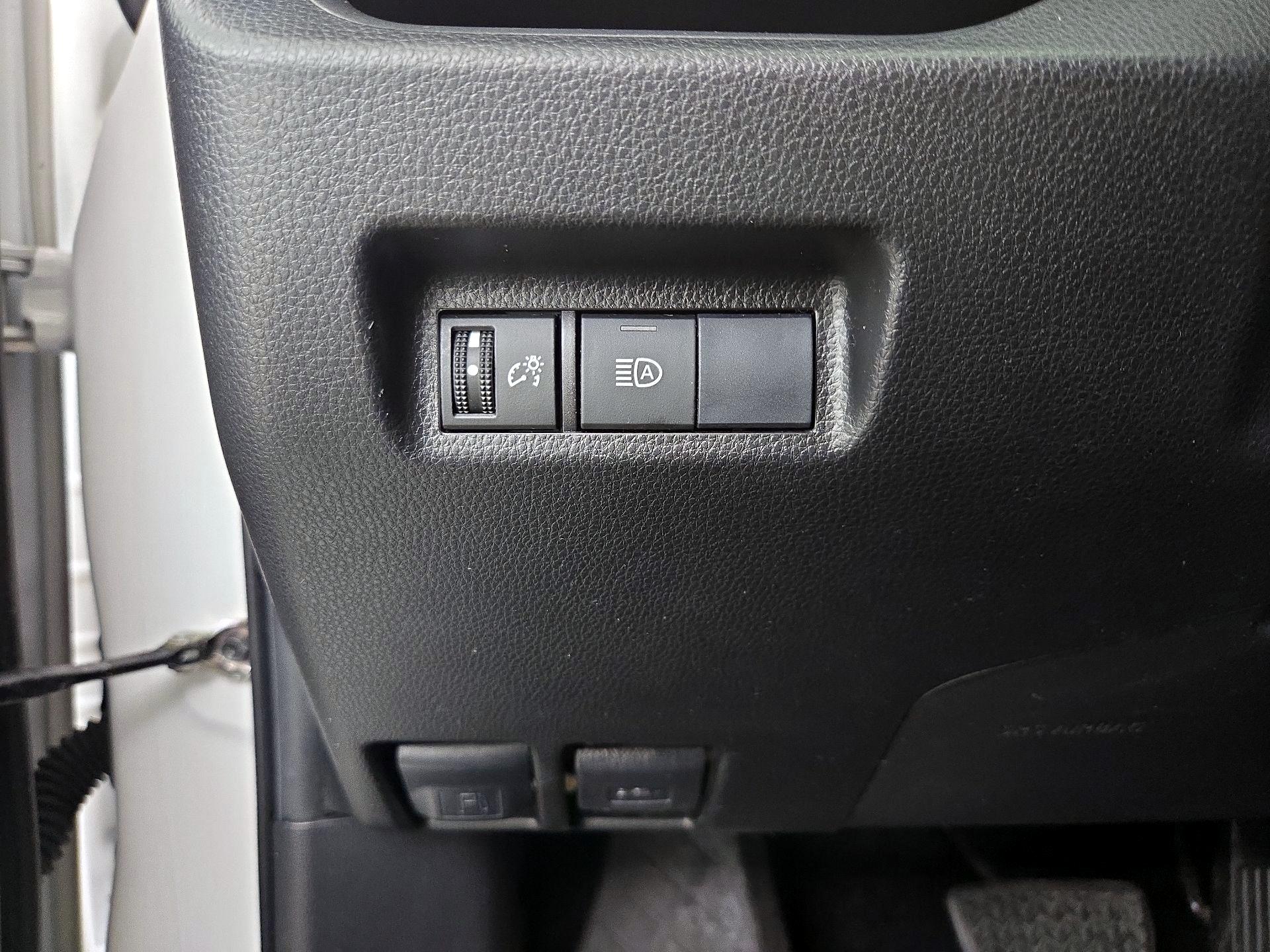 Thumbnail: 2019 Toyota RAV4 - 13