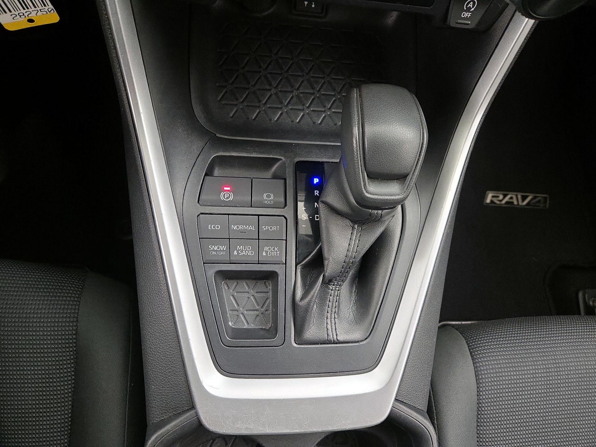 Thumbnail: 2019 Toyota RAV4 - 17