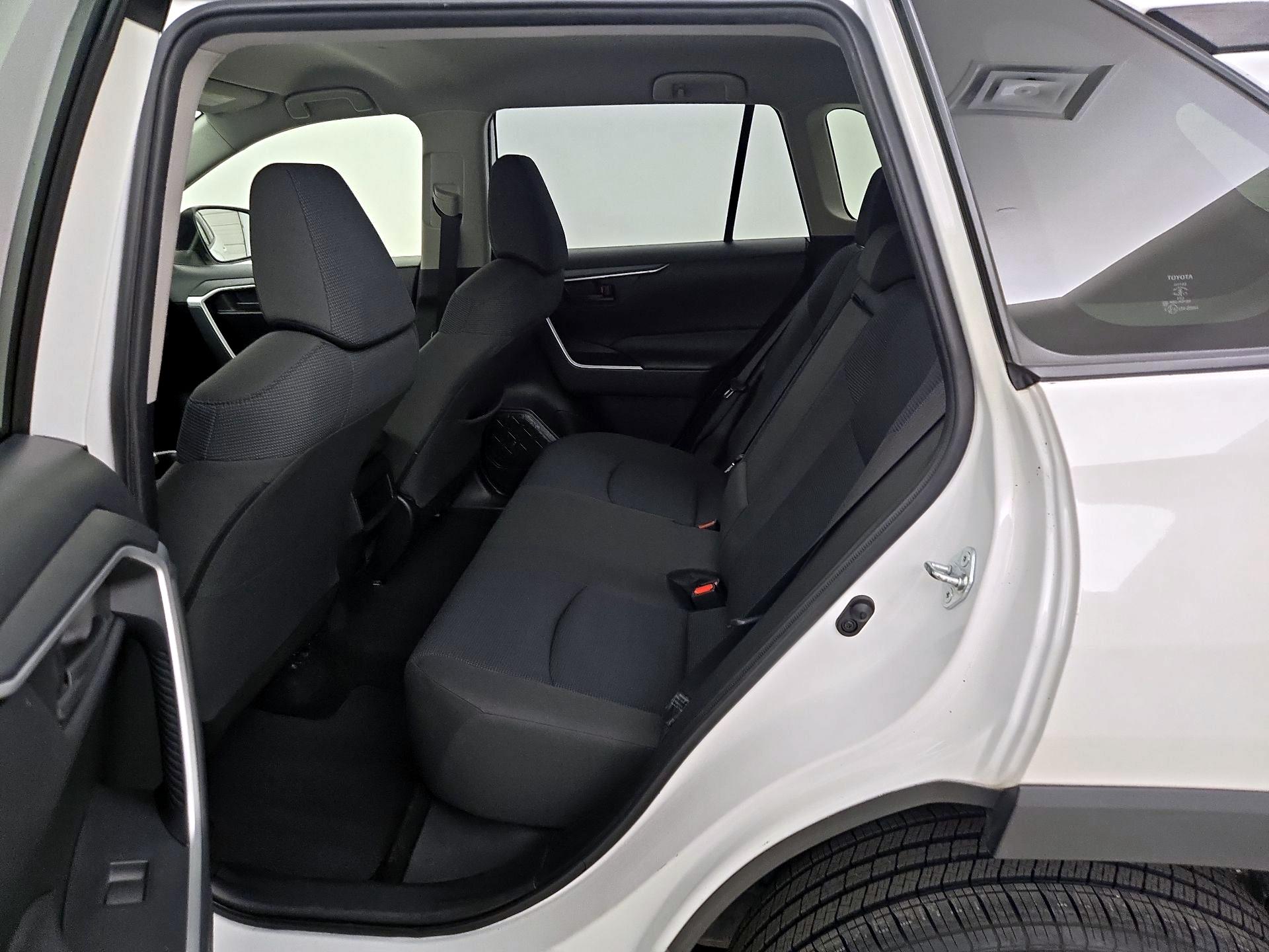 Thumbnail: 2019 Toyota RAV4 - 19