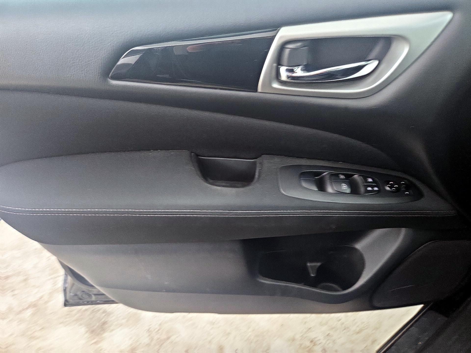 Thumbnail: 2017 Nissan Pathfinder - 12