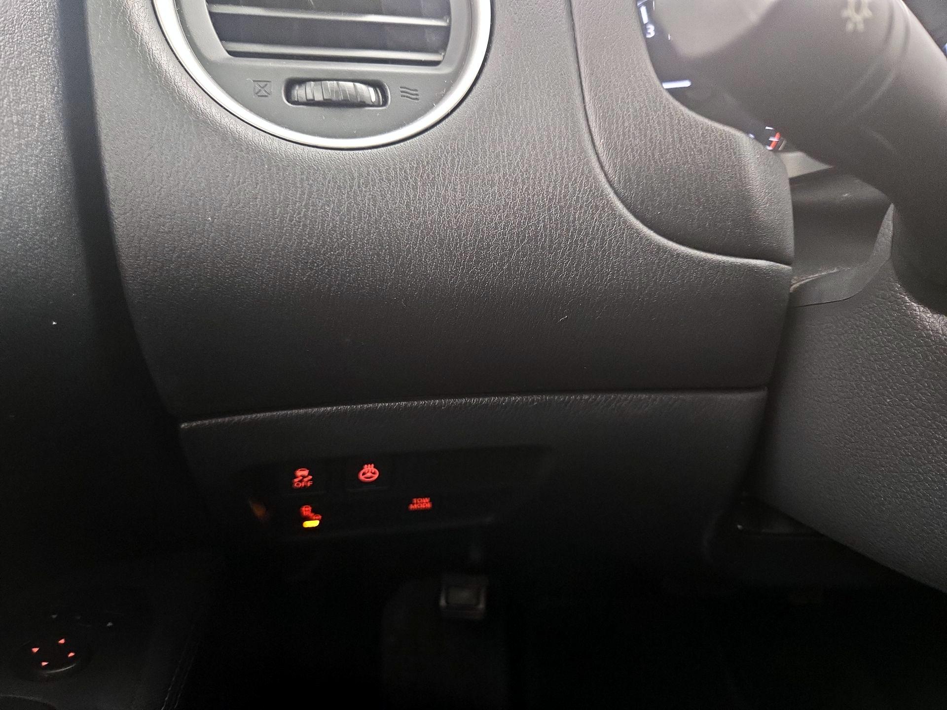 Thumbnail: 2017 Nissan Pathfinder - 13