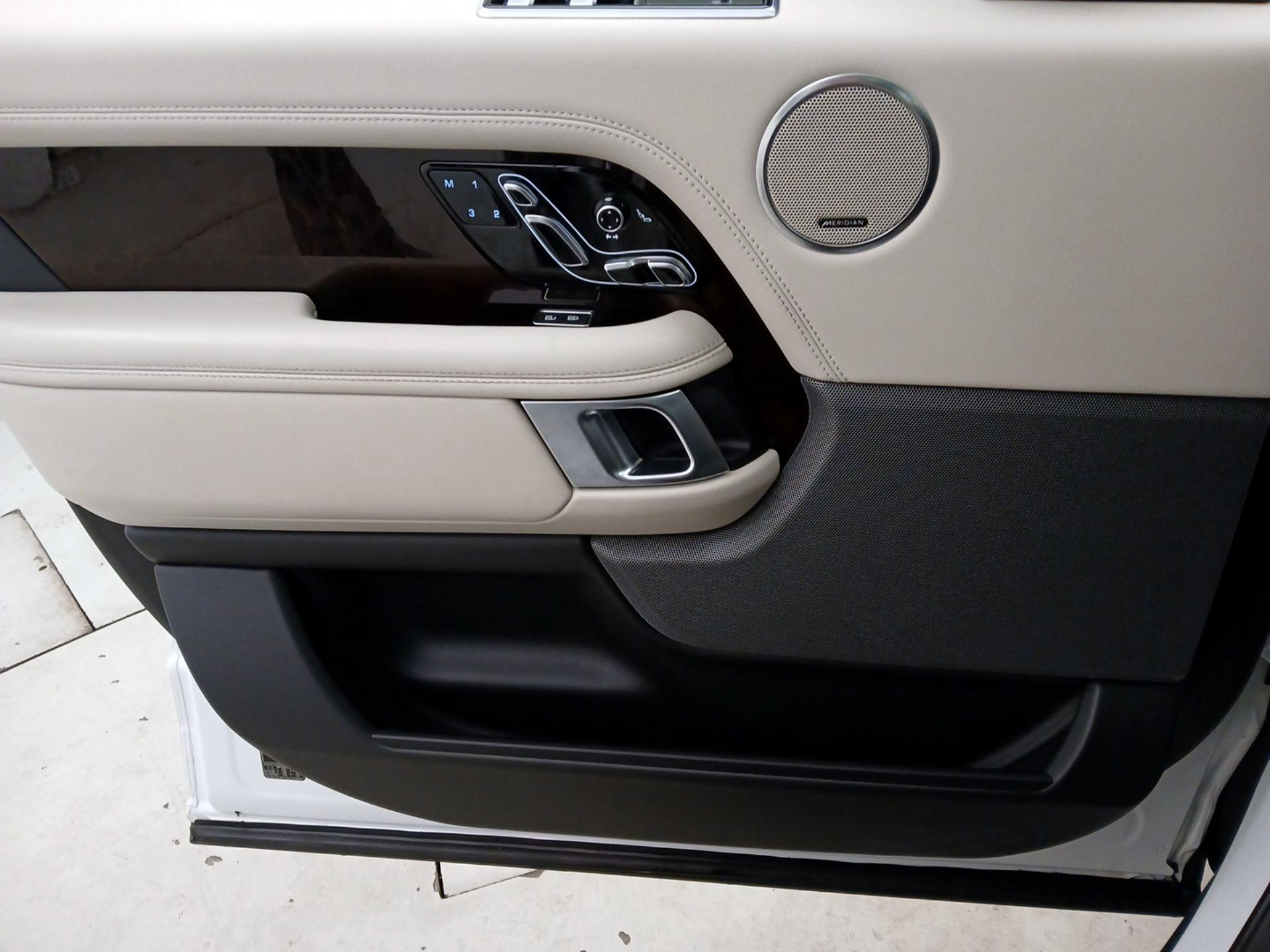 Thumbnail: 2021 Land Rover Range Rover - 12