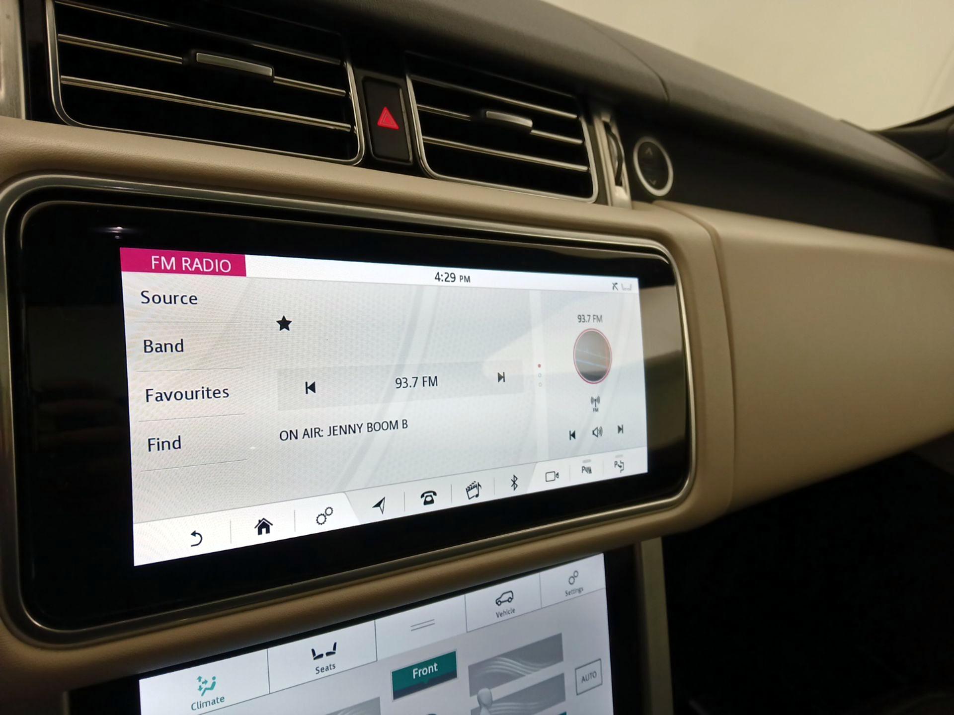 Thumbnail: 2021 Land Rover Range Rover - 16