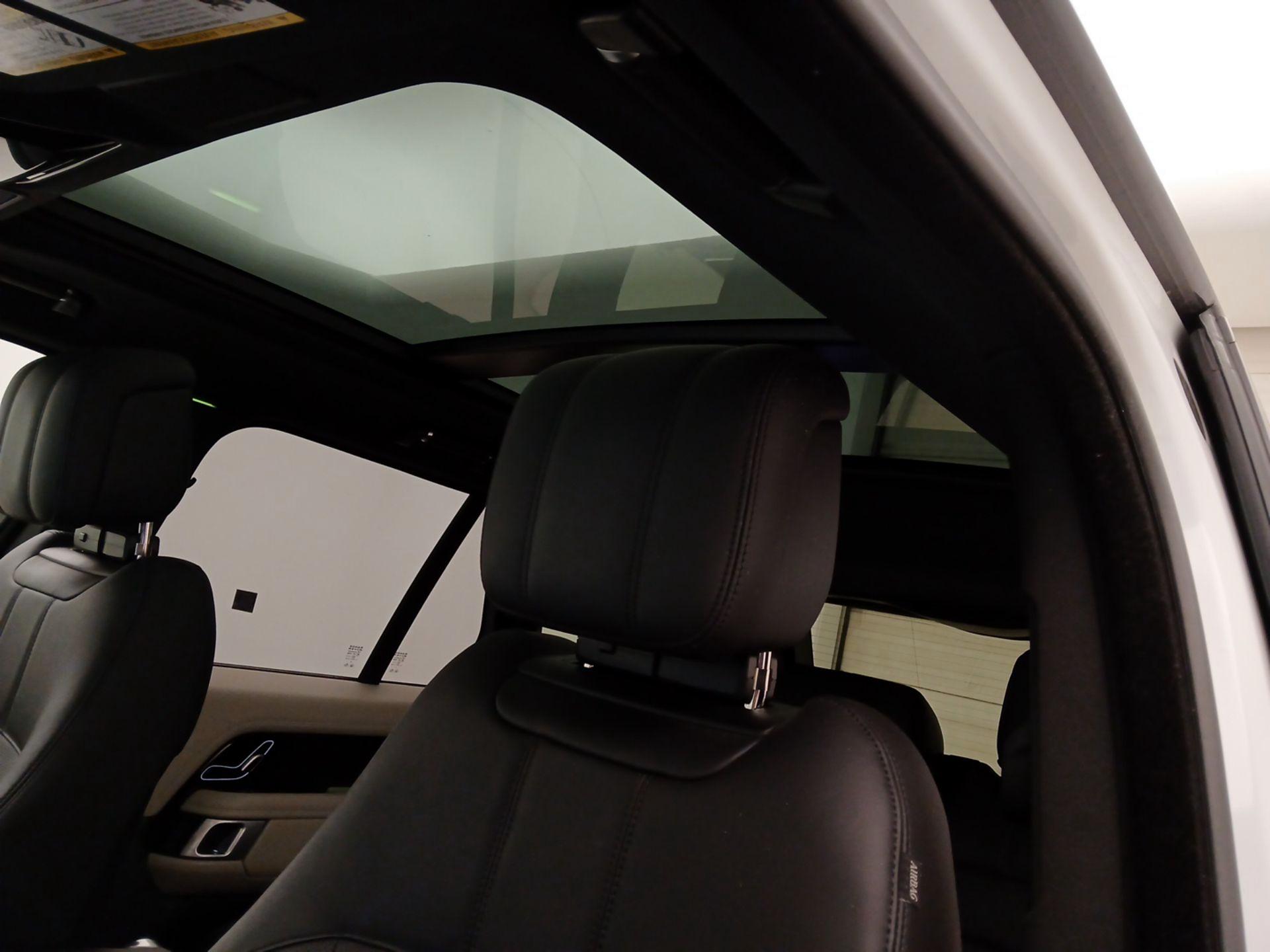 Thumbnail: 2021 Land Rover Range Rover - 20