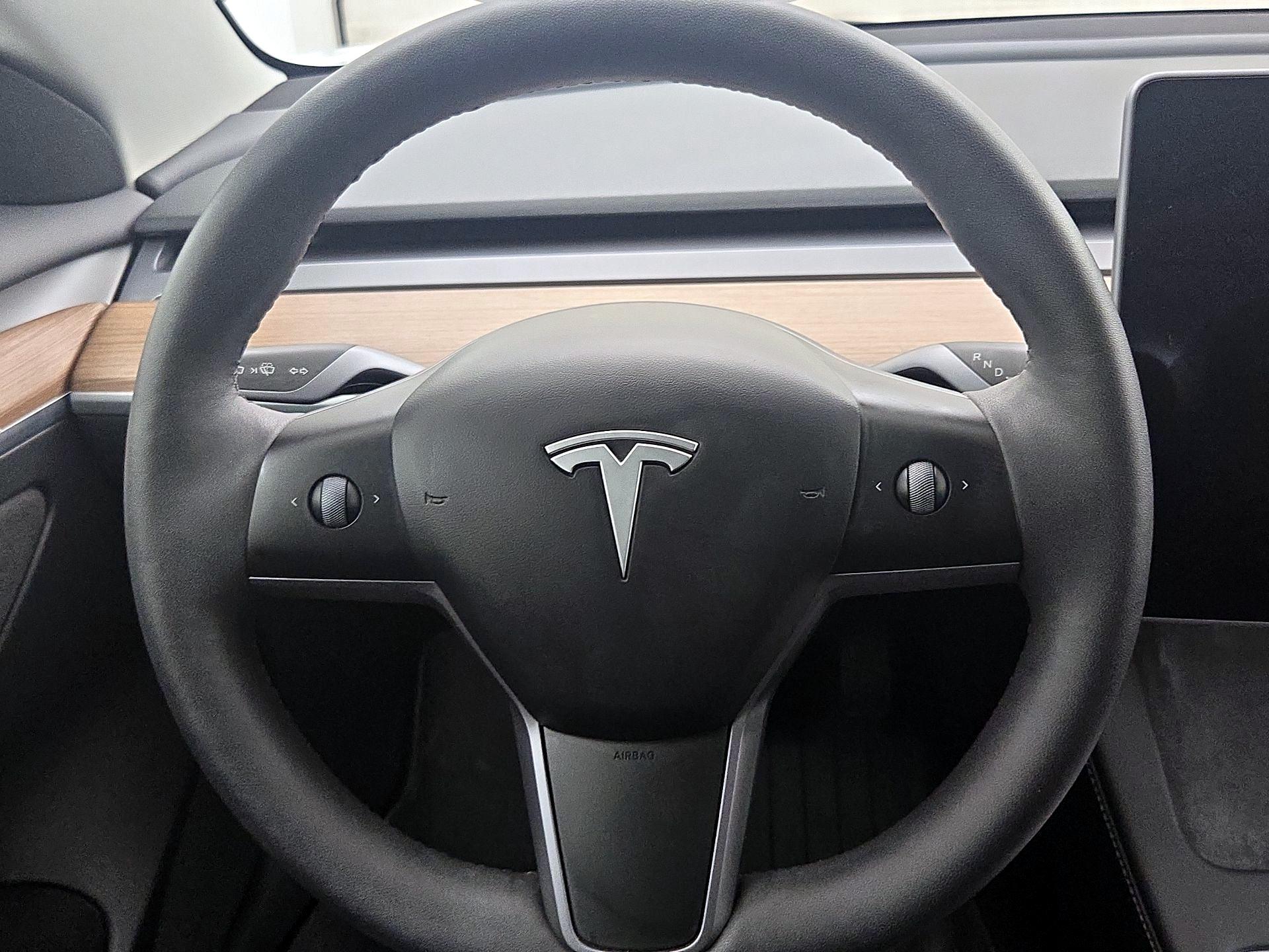 Thumbnail: 2023 Tesla Model 3 - 10