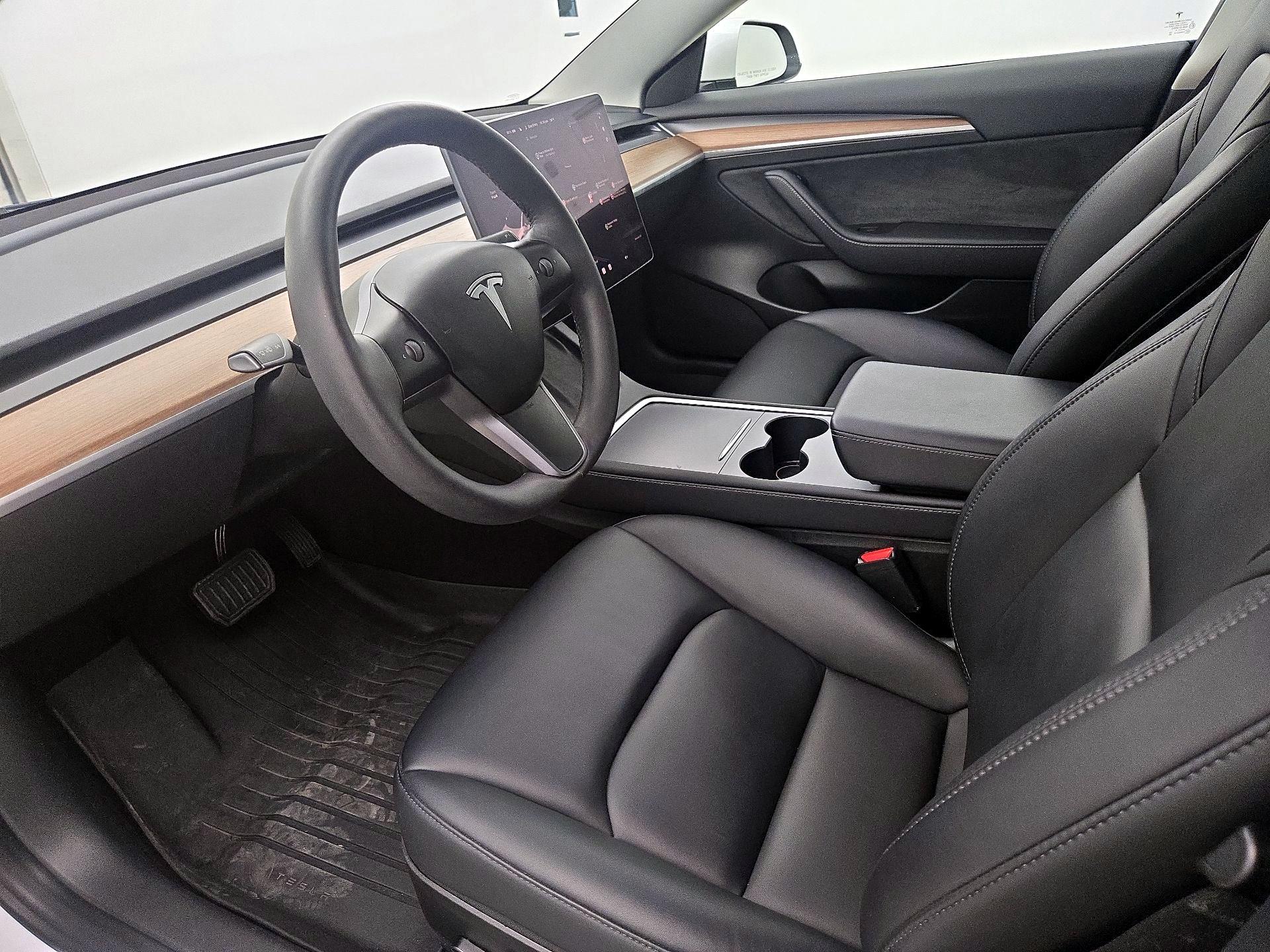 Thumbnail: 2023 Tesla Model 3 - 11