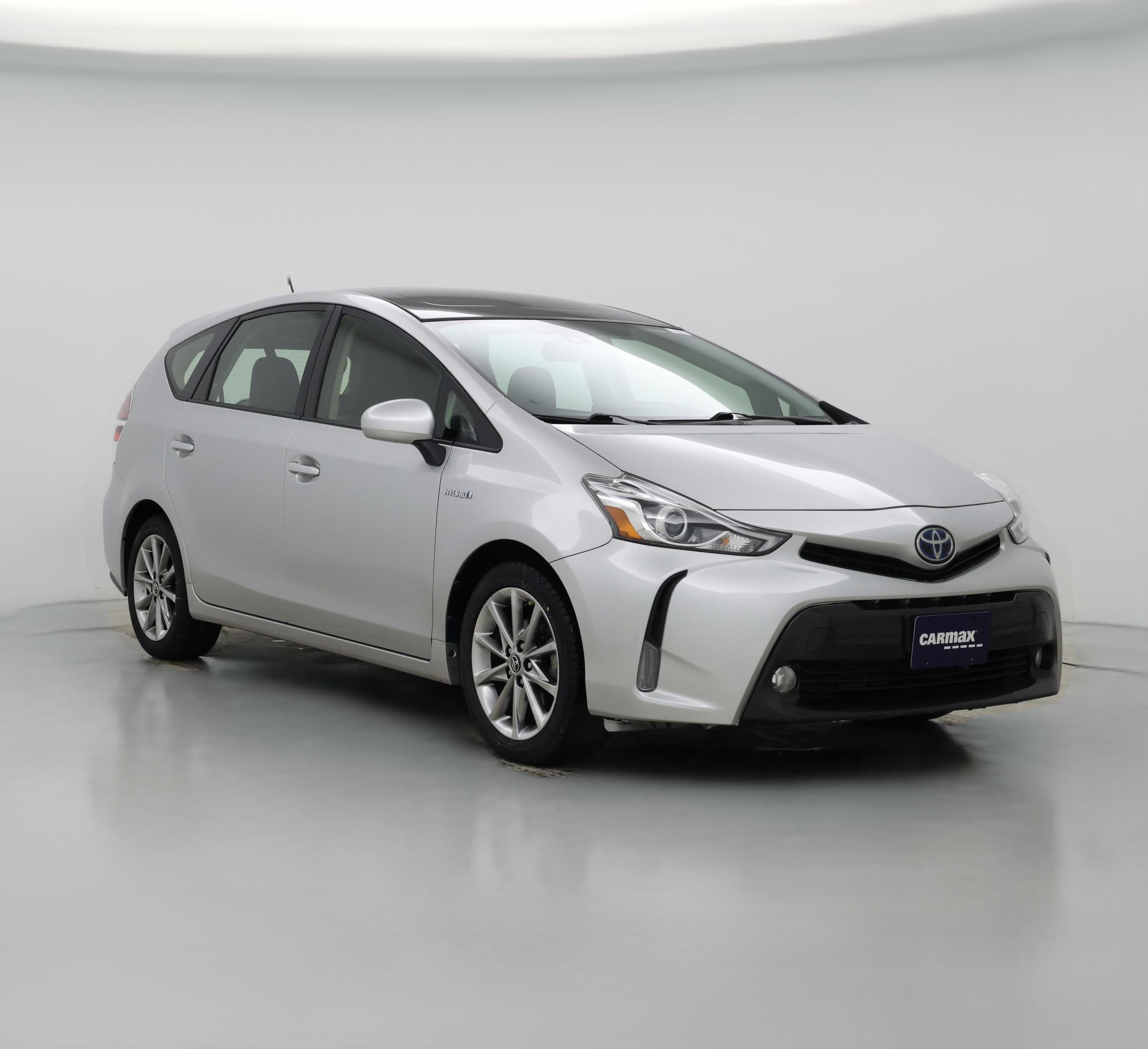 Thumbnail: 2017 Toyota Prius v - 1