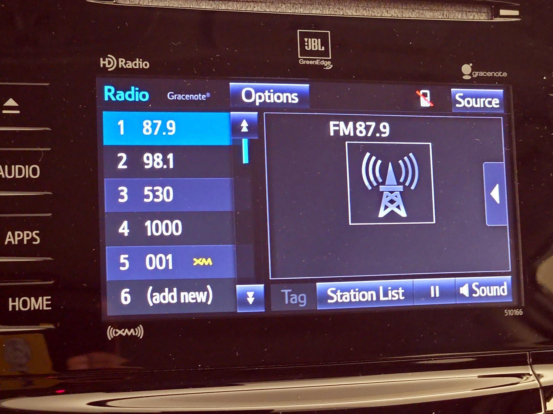 Thumbnail: 2017 Toyota Prius v - 16