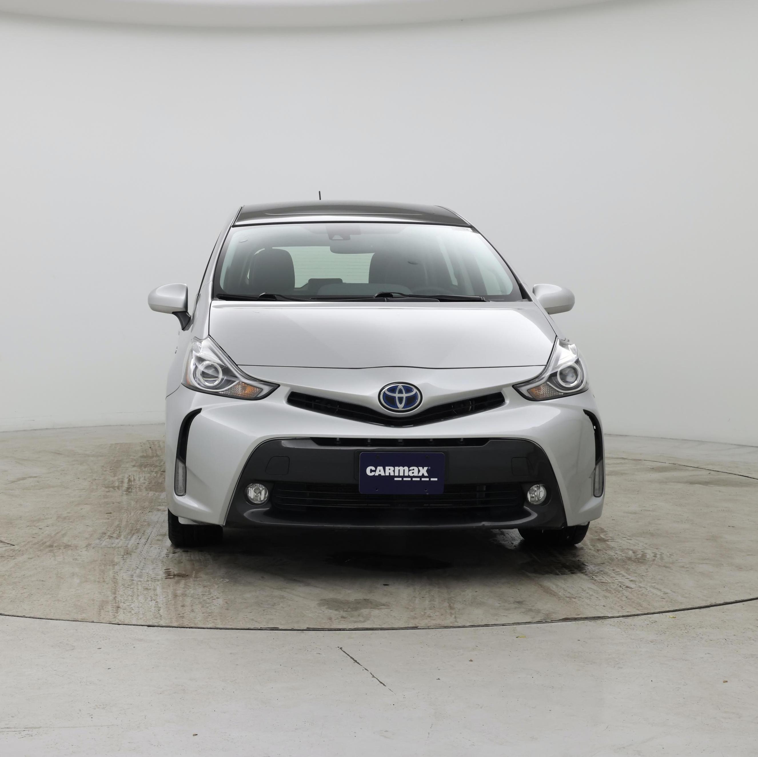 Thumbnail: 2017 Toyota Prius v - 5