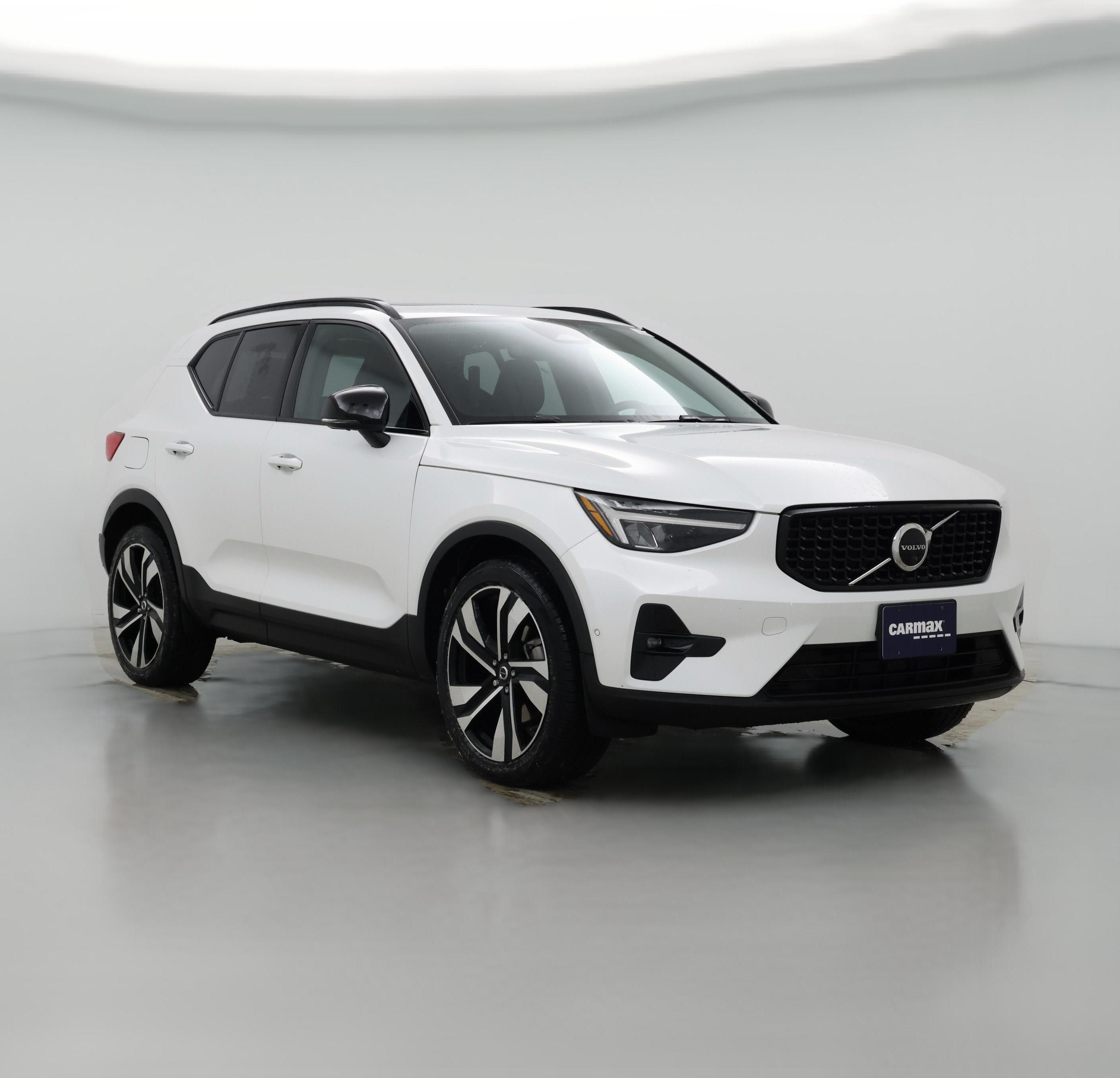 Thumbnail: 2023 Volvo XC40 - 1