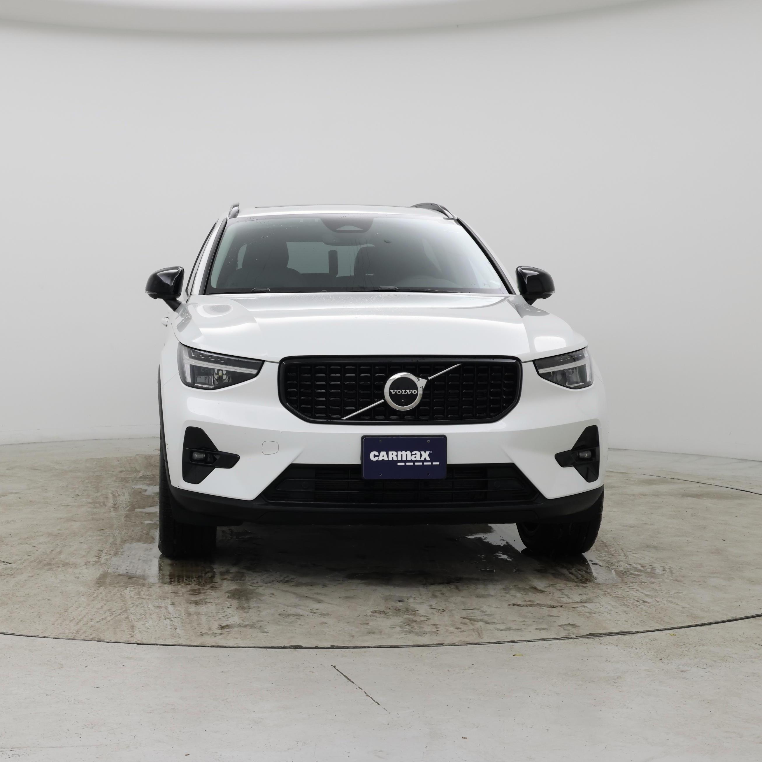 Thumbnail: 2023 Volvo XC40 - 5