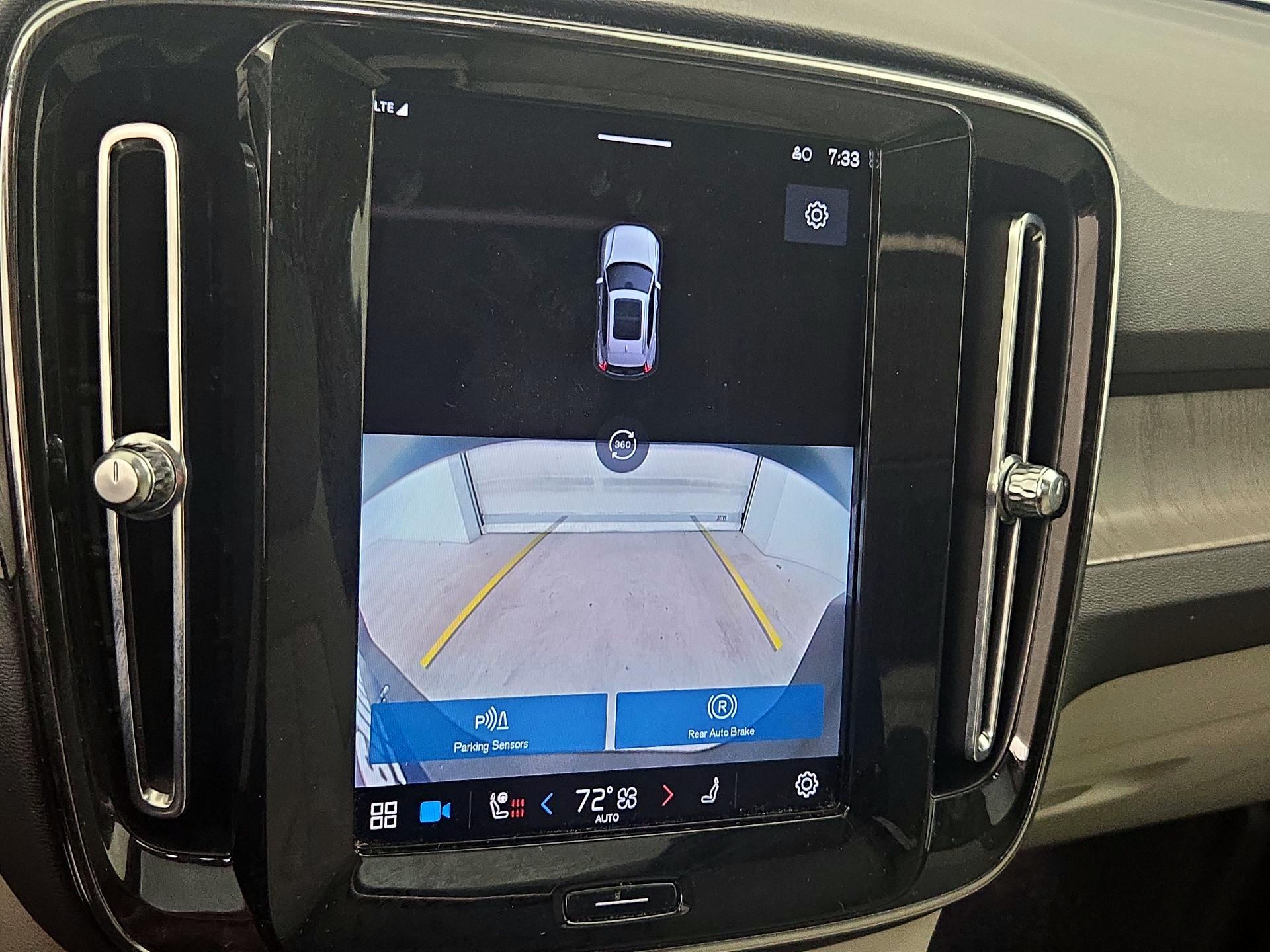 Thumbnail: 2023 Volvo XC40 - 13