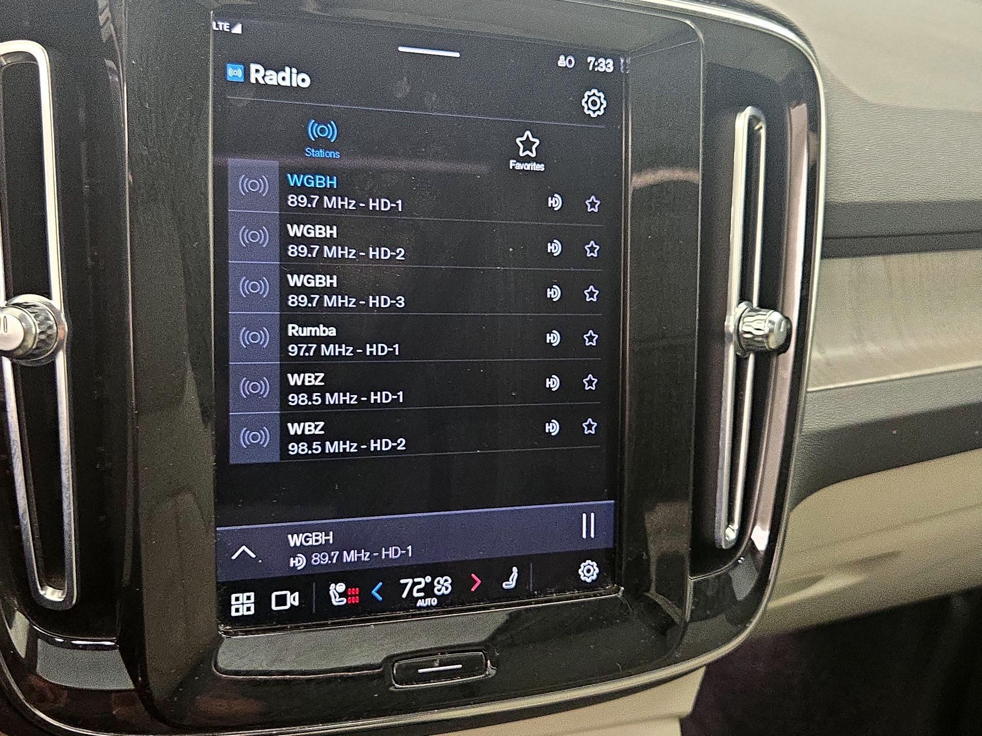 Thumbnail: 2023 Volvo XC40 - 14