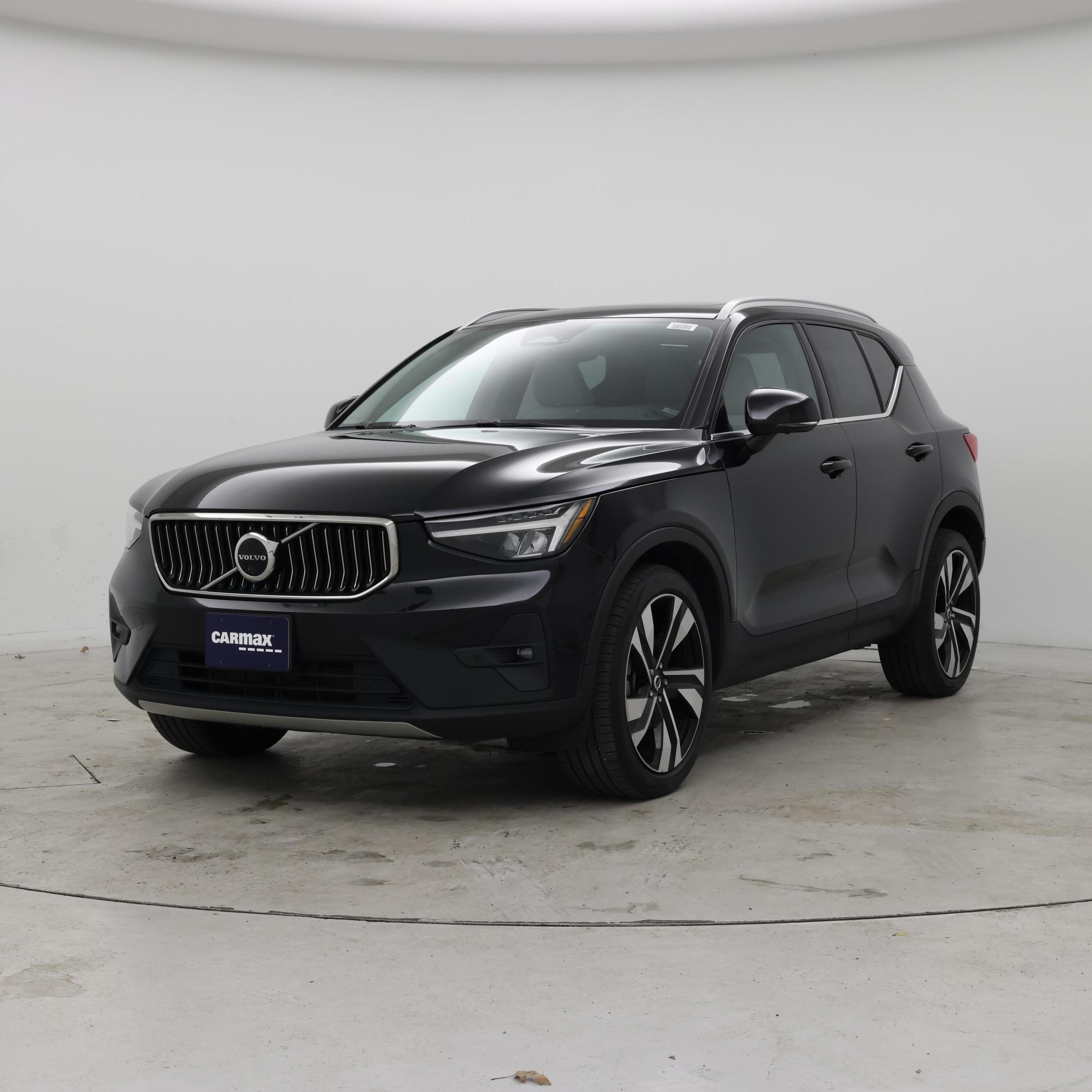 Thumbnail: 2023 Volvo XC40 - 4