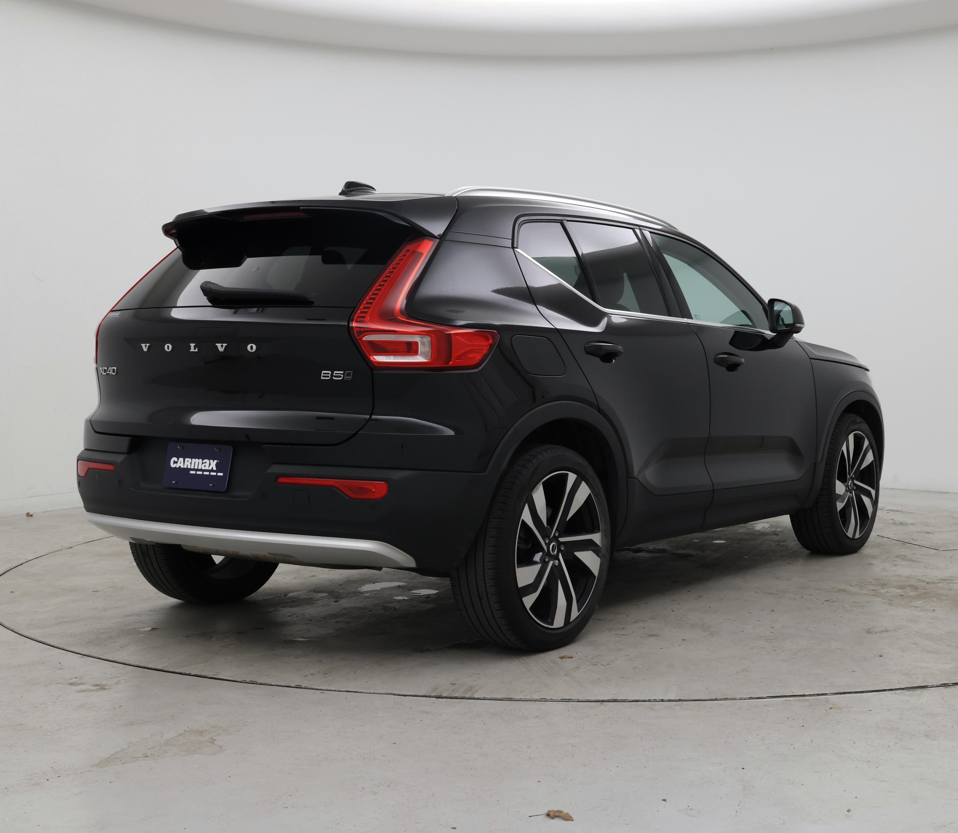 Thumbnail: 2023 Volvo XC40 - 8