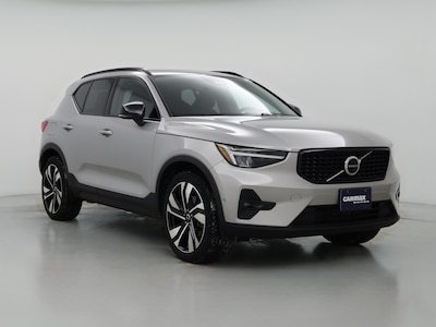 2023 Volvo XC40 B5 Plus Dark Theme