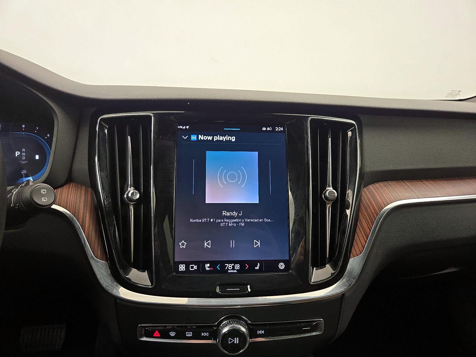 Thumbnail: 2025 Volvo S60 - 16