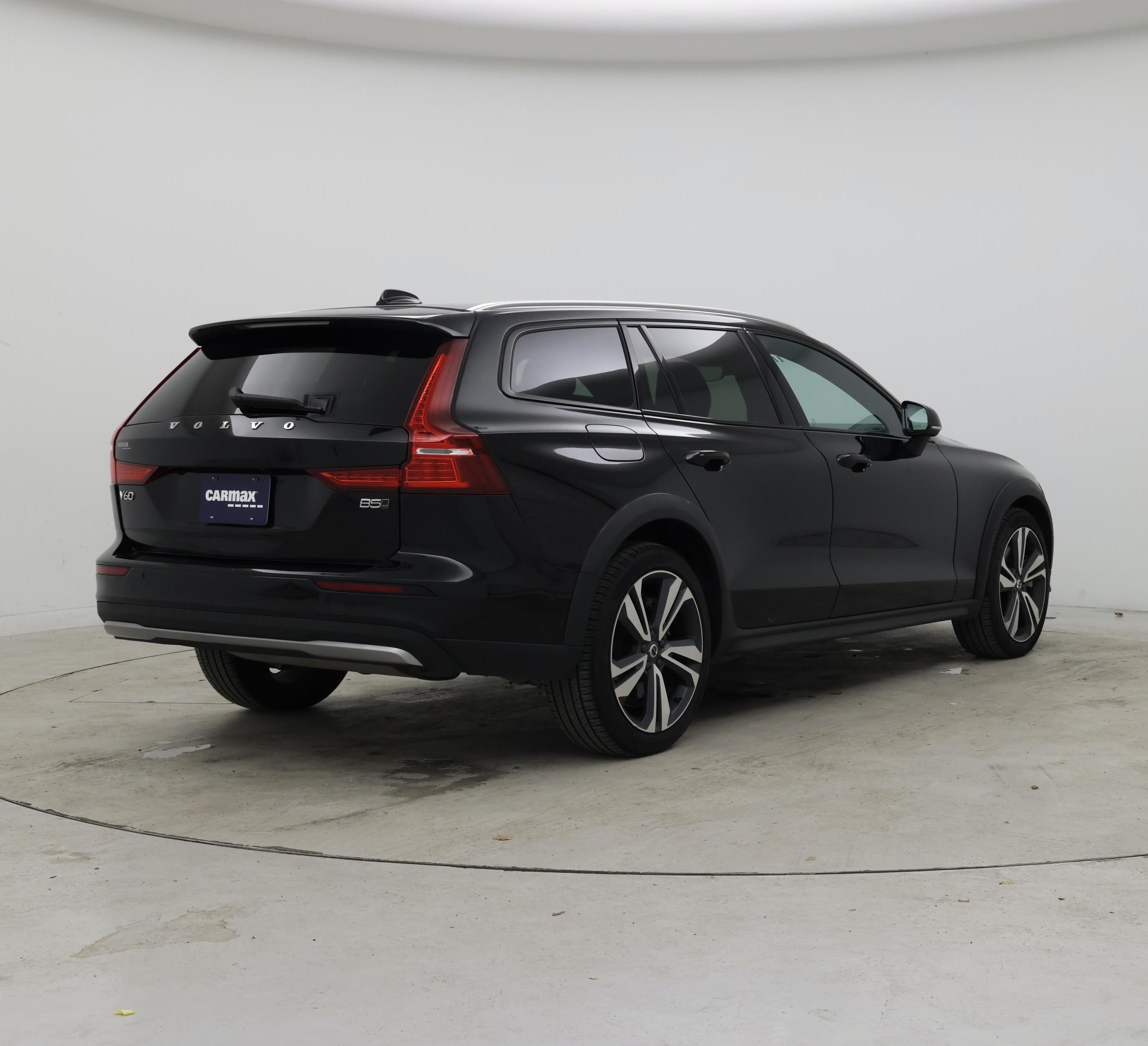 Thumbnail: 2025 Volvo S60 - 8