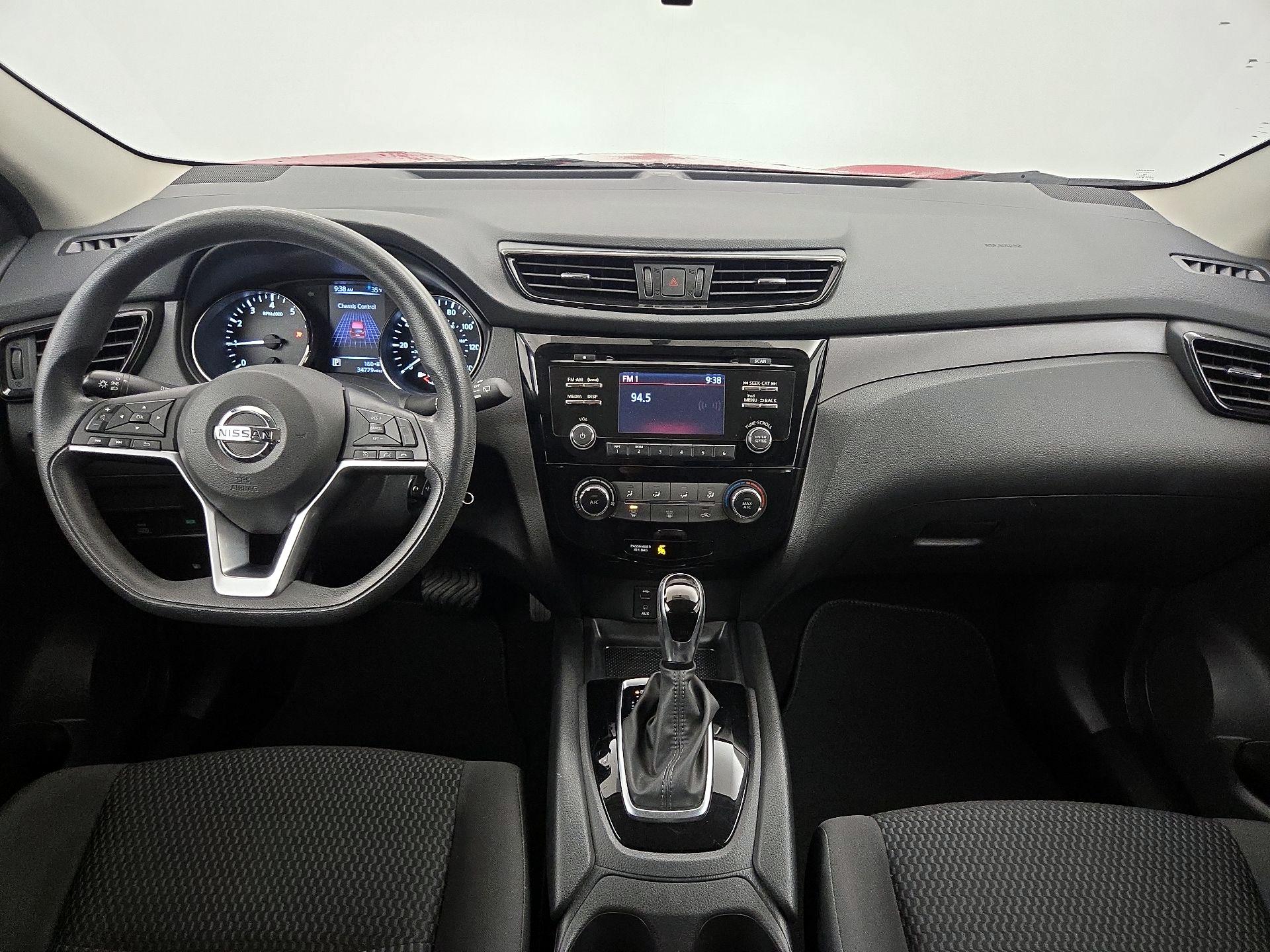 Thumbnail: 2017 Nissan Rogue Sport - 9