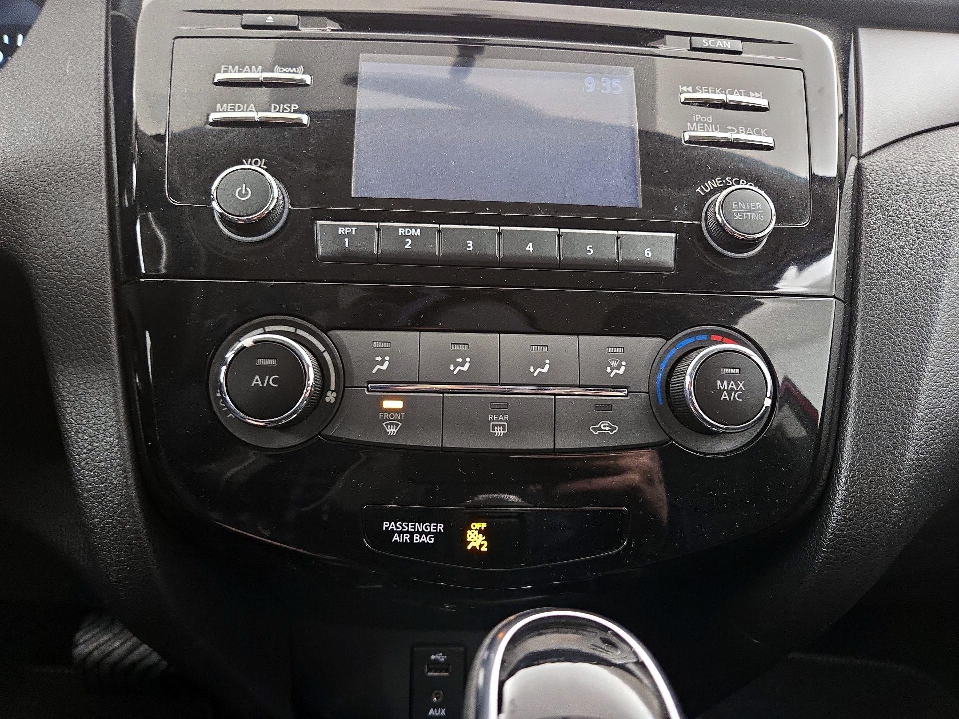 Thumbnail: 2017 Nissan Rogue Sport - 16