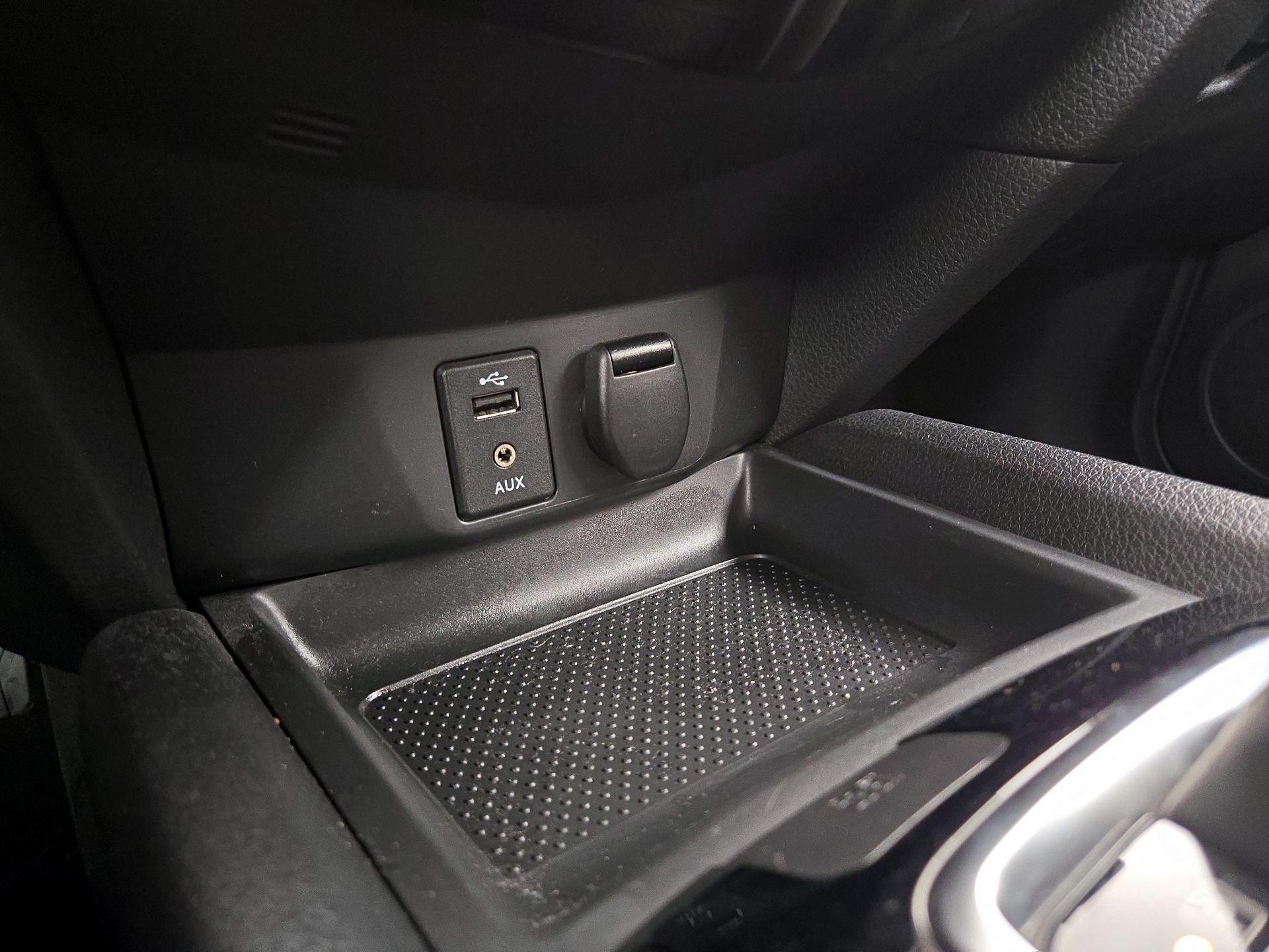 Thumbnail: 2017 Nissan Rogue Sport - 18