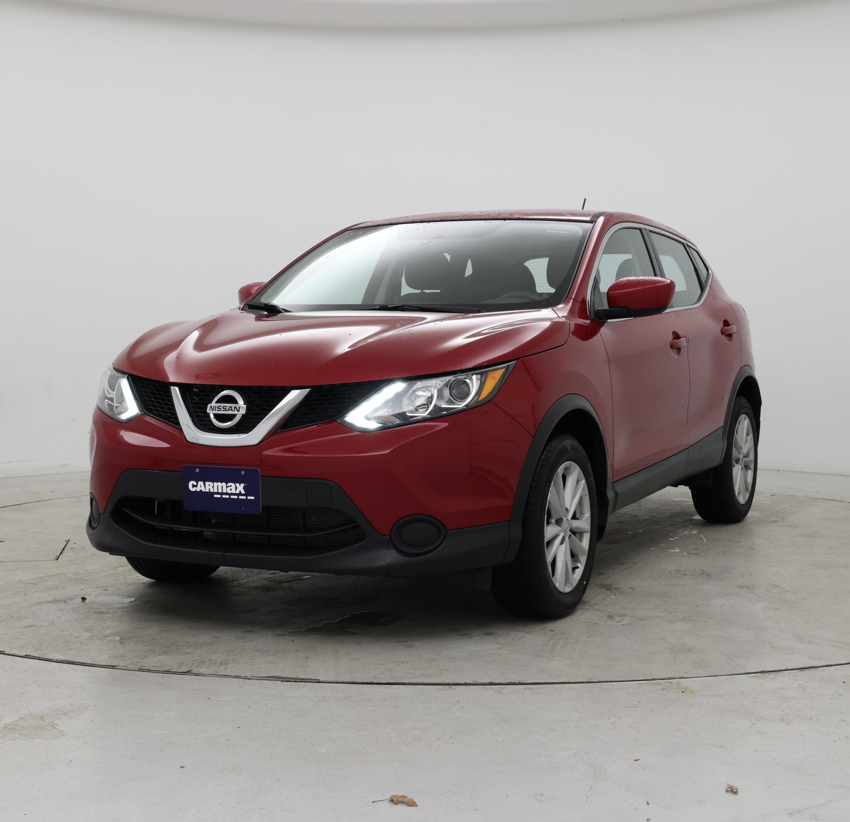 Thumbnail: 2017 Nissan Rogue Sport - 4