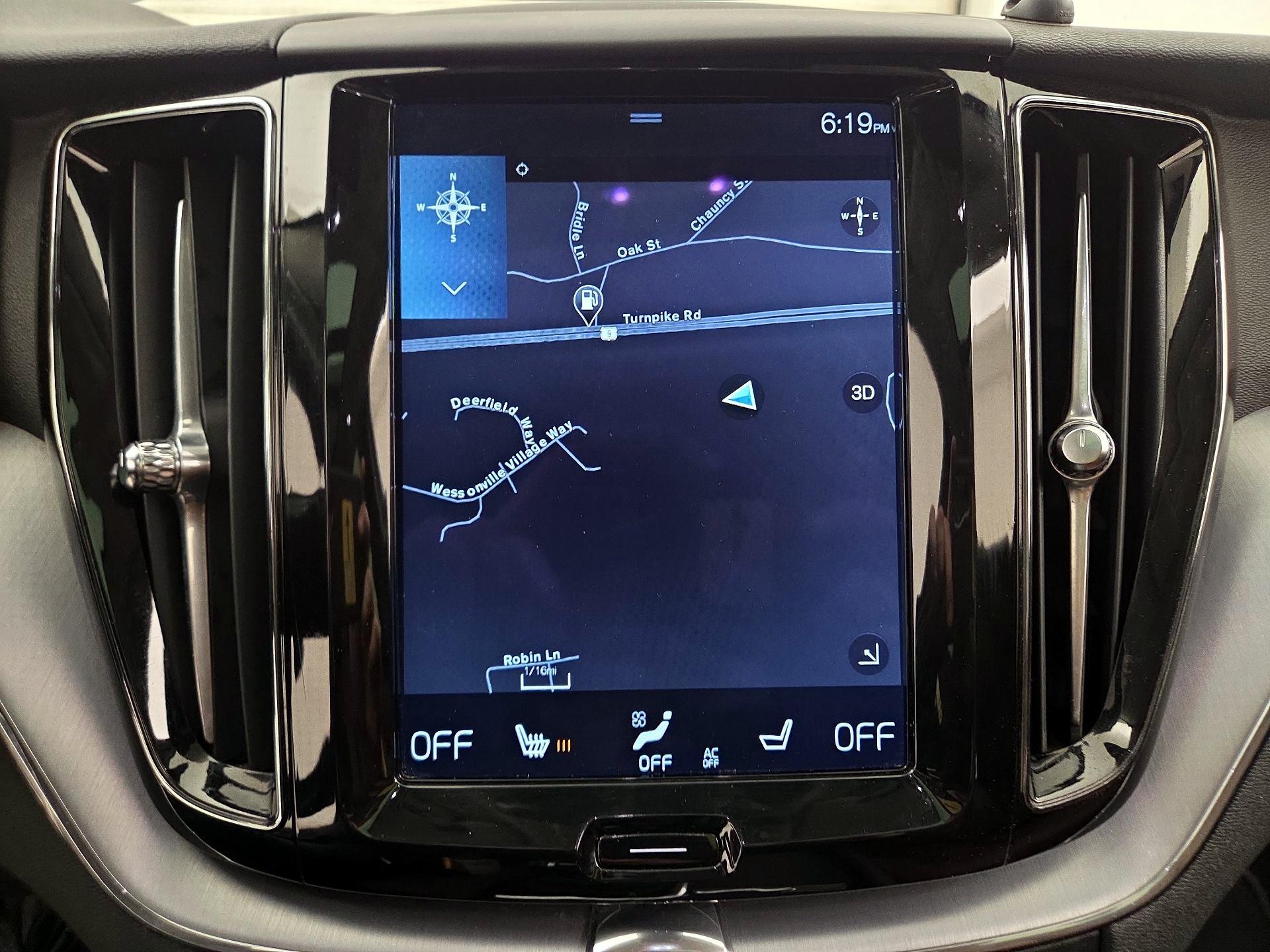 Thumbnail: 2018 Volvo XC60 - 14