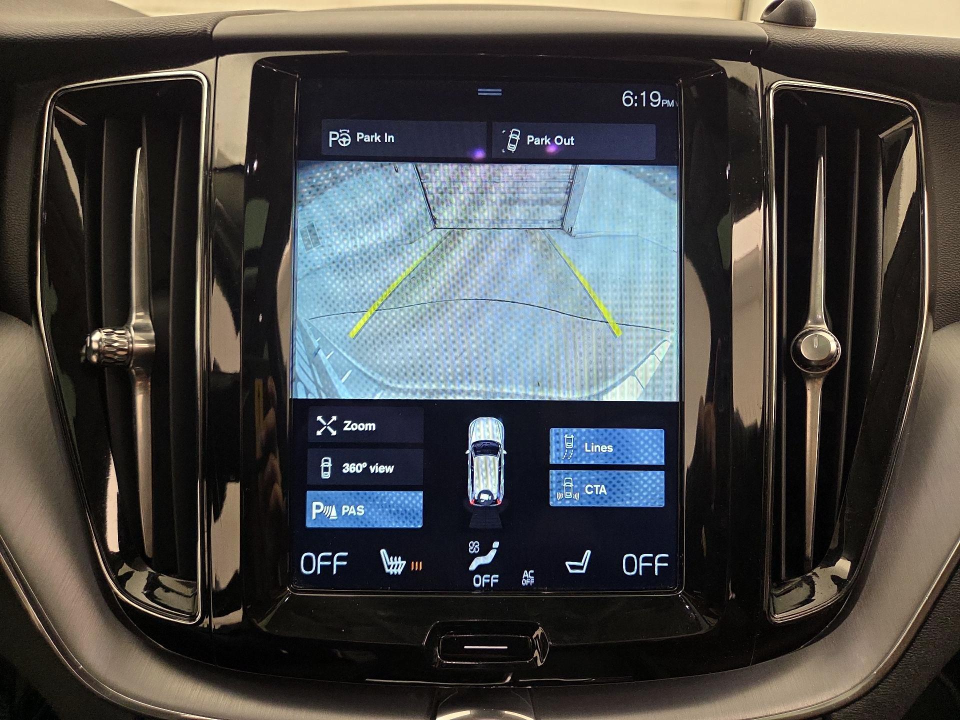 Thumbnail: 2018 Volvo XC60 - 15