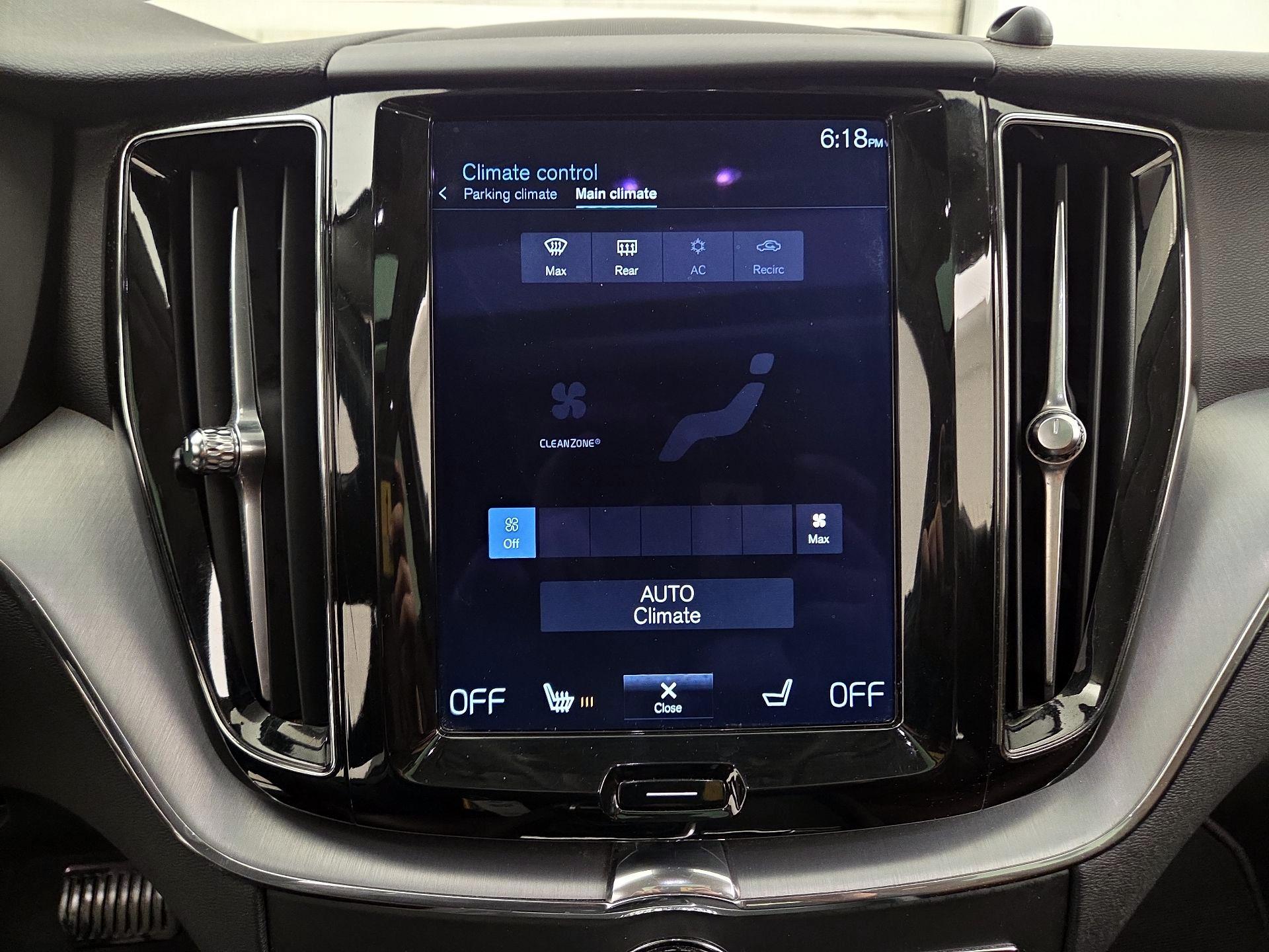 Thumbnail: 2018 Volvo XC60 - 17