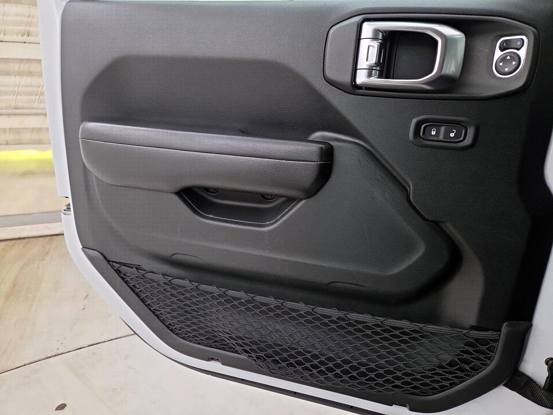 Thumbnail: 2020 Jeep Gladiator - 12