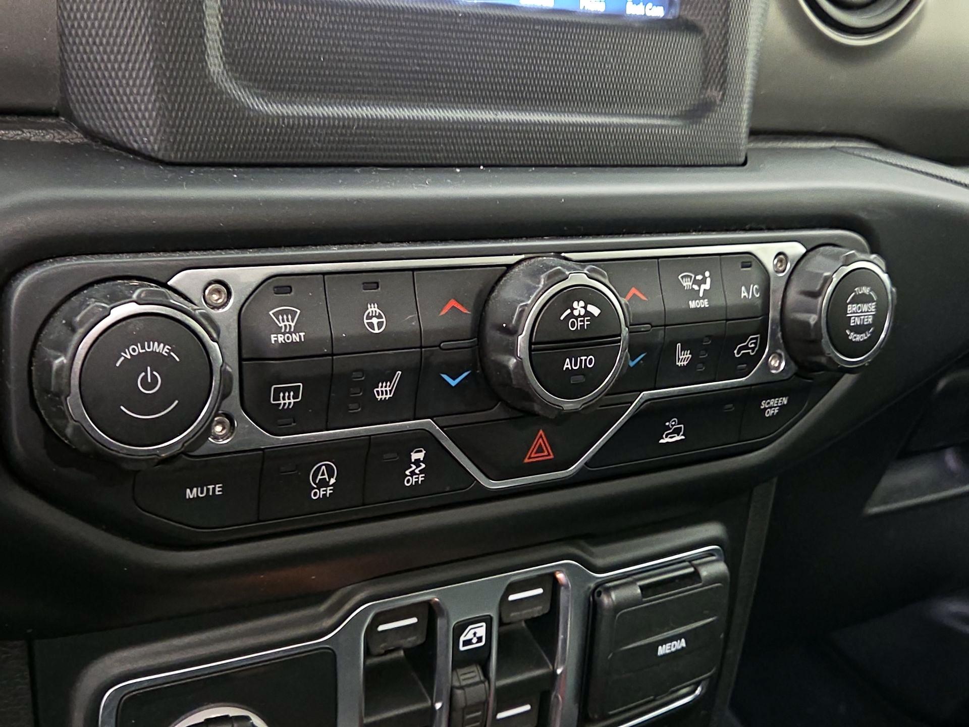 Thumbnail: 2020 Jeep Gladiator - 16