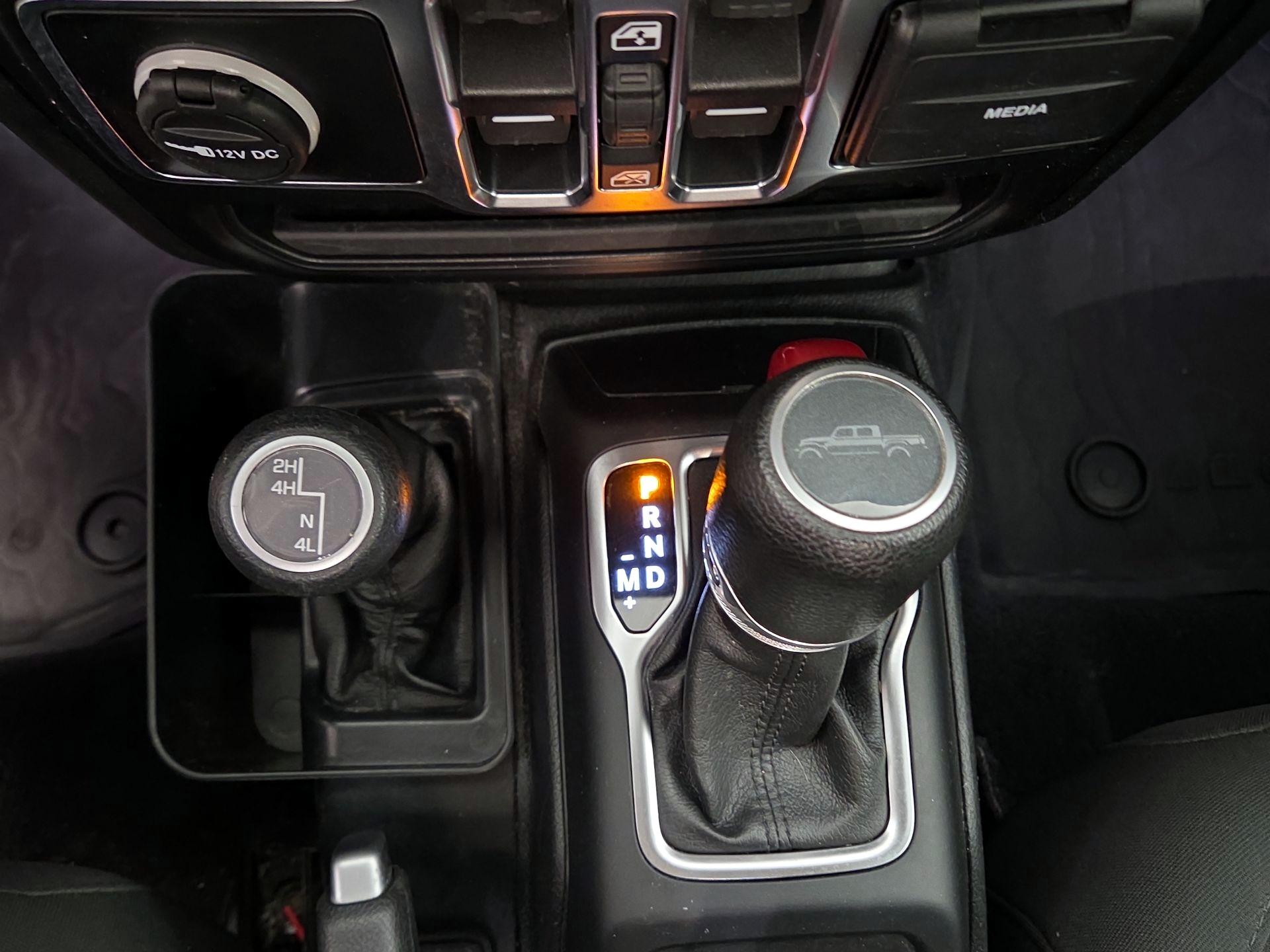 Thumbnail: 2020 Jeep Gladiator - 17