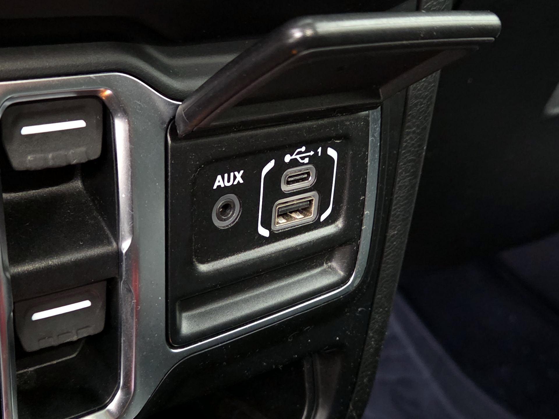 Thumbnail: 2020 Jeep Gladiator - 18