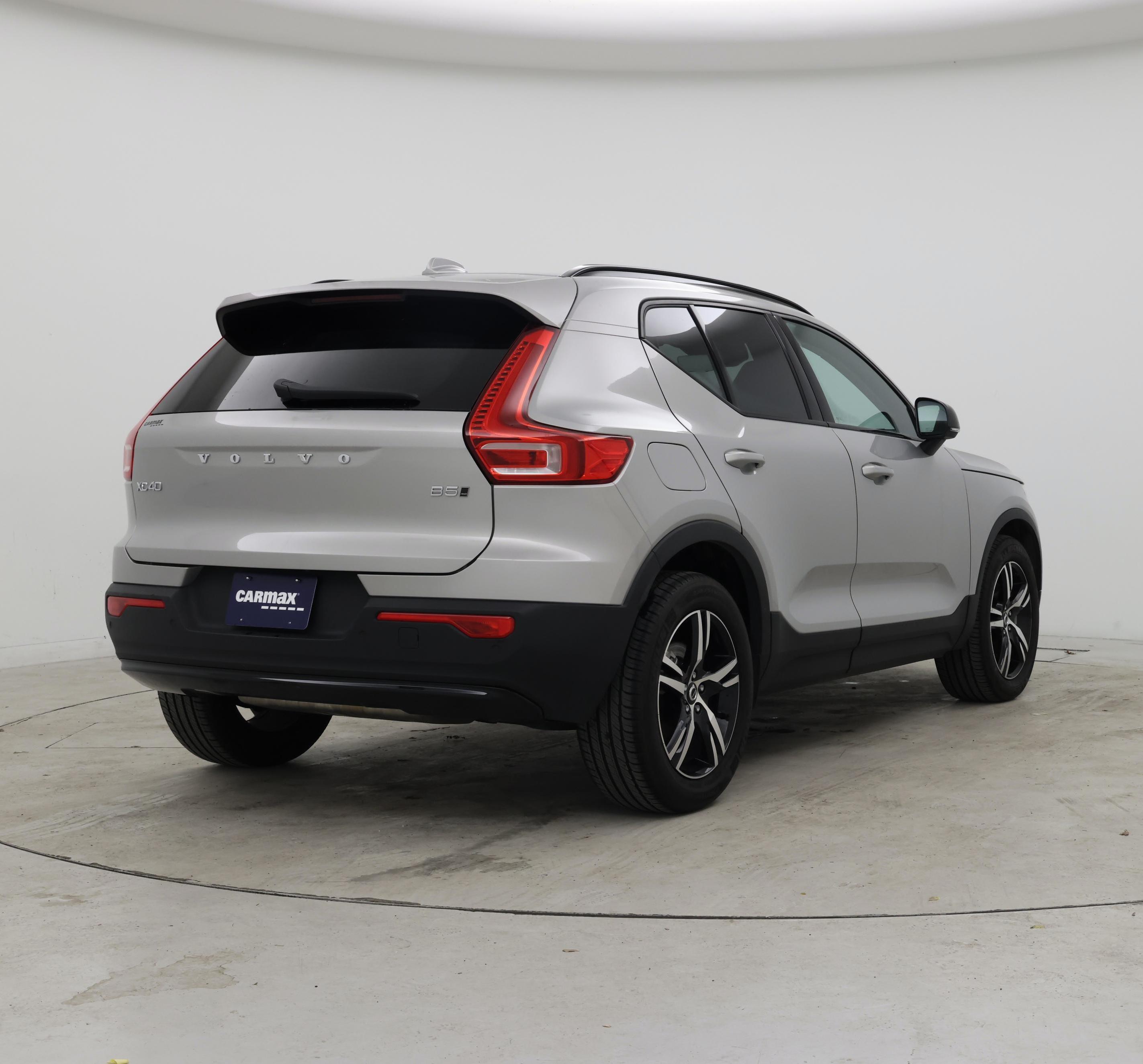 Thumbnail: 2023 Volvo XC40 - 8