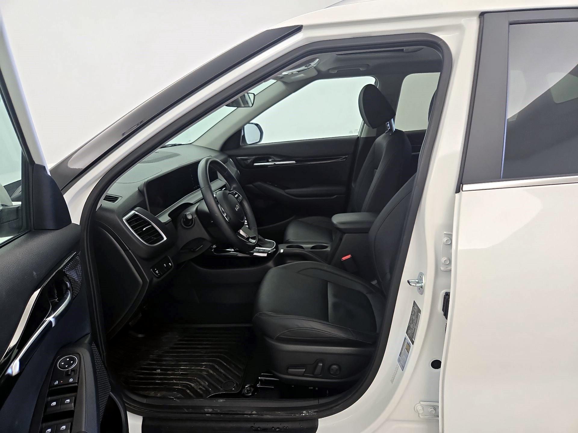 Thumbnail: 2024 Kia Seltos - 9