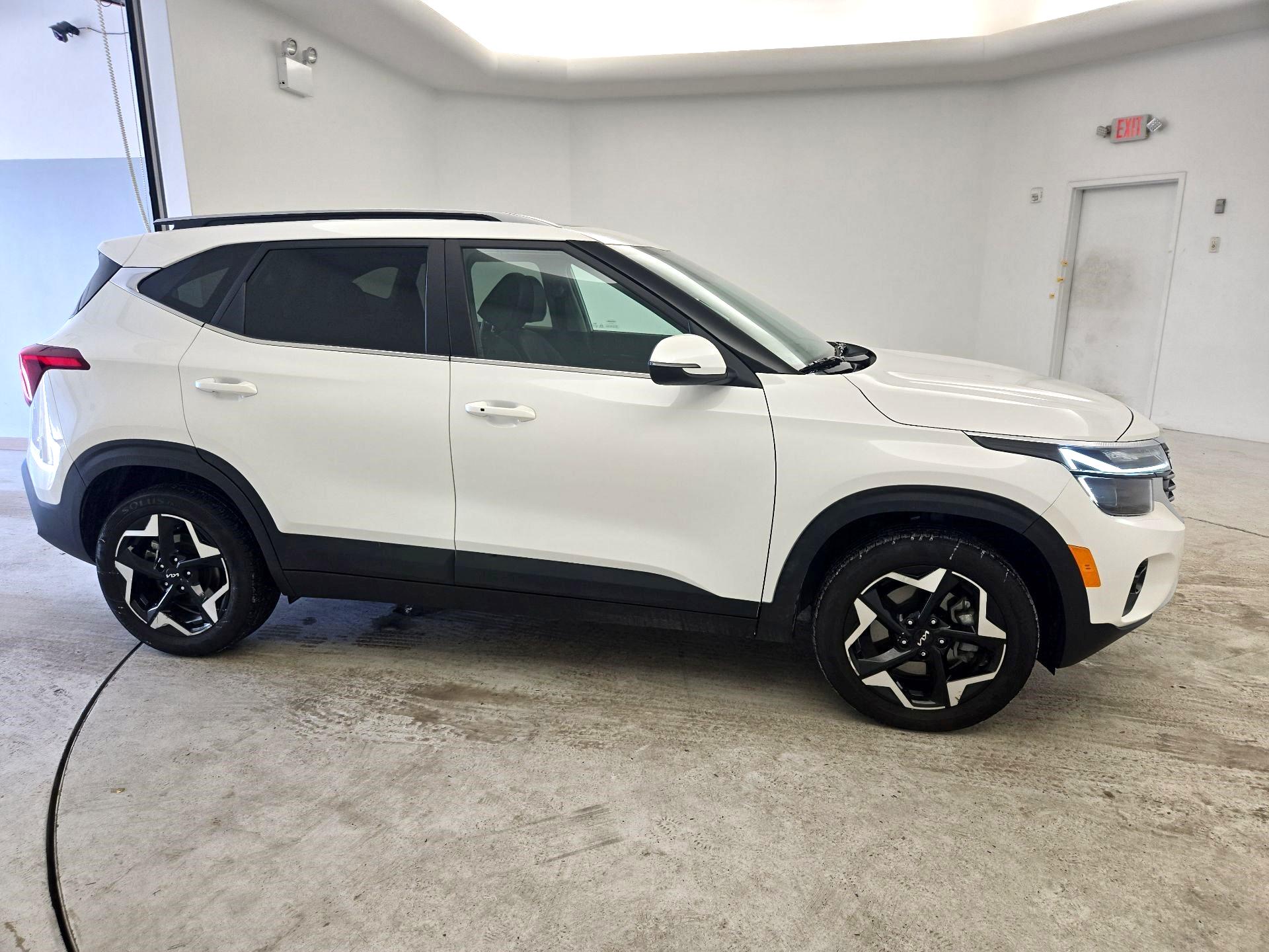 Thumbnail: 2024 Kia Seltos - 4